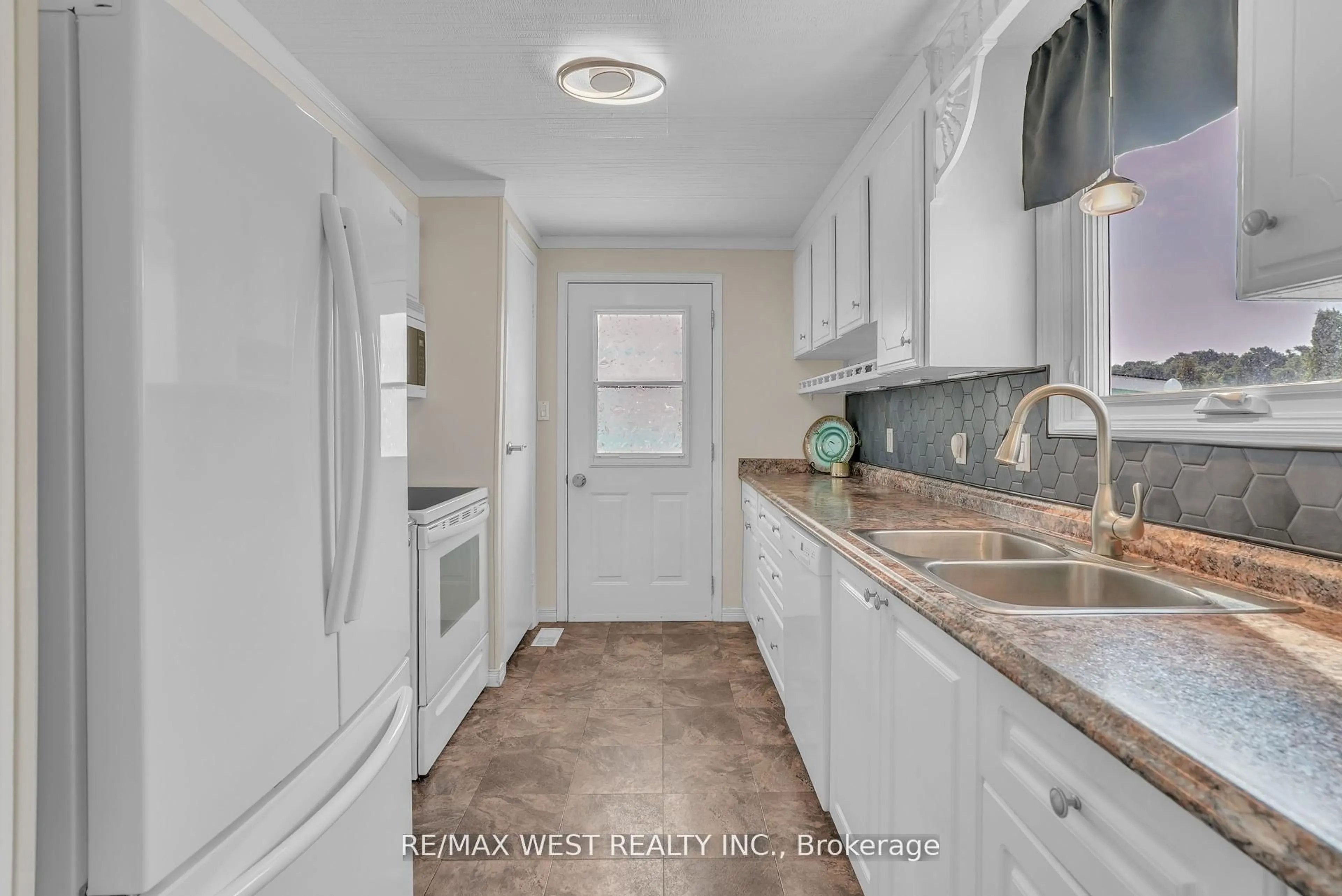 Unknown for 23 Linden Lane, Innisfil Ontario L9S 1N8