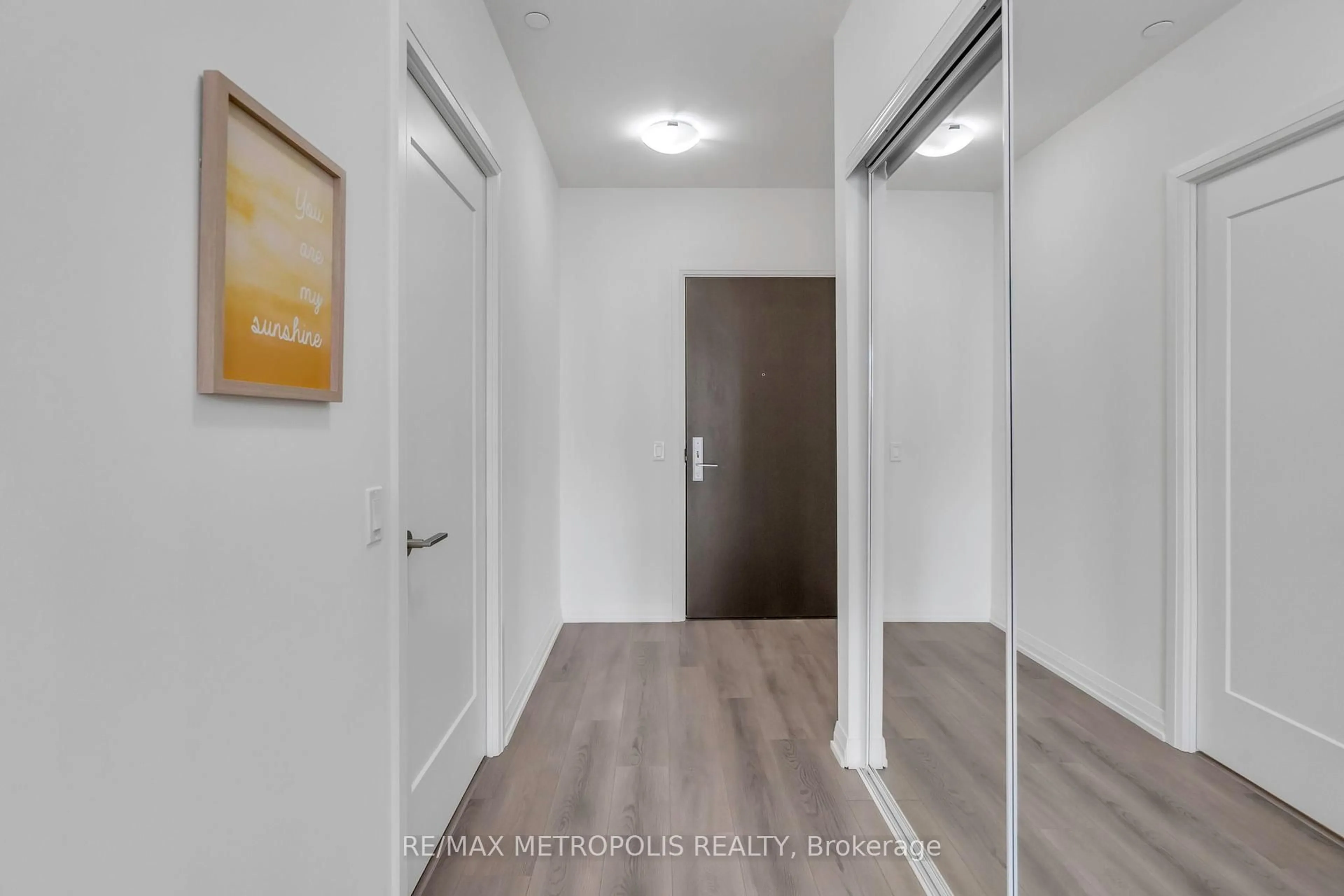 Indoor entryway for 9000 Jane St #2516, Vaughan Ontario L4K 0M6