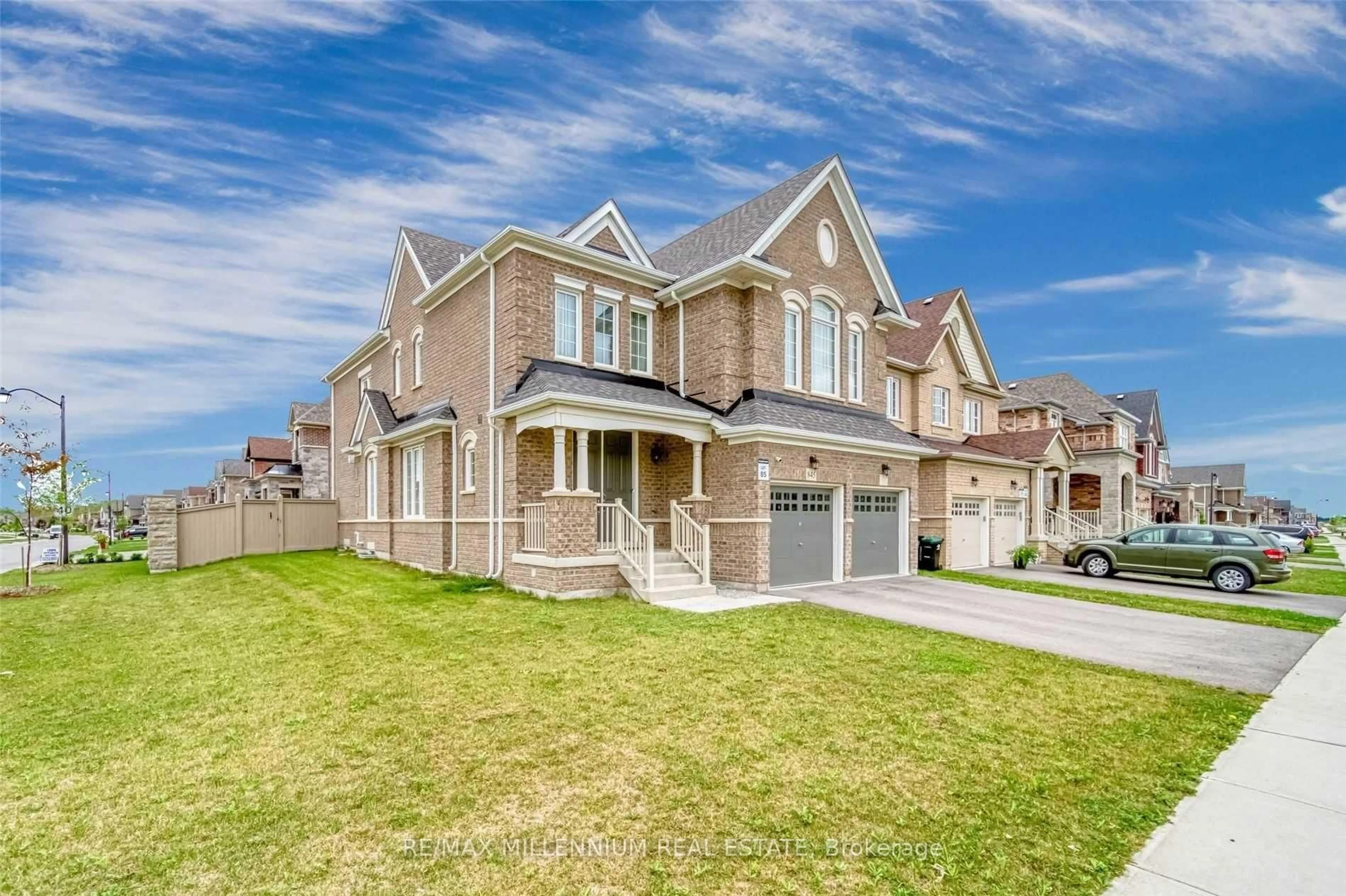 Home with brick exterior material, street for 845 Langford Blvd, Bradford West Gwillimbury Ontario L3Z 4J2