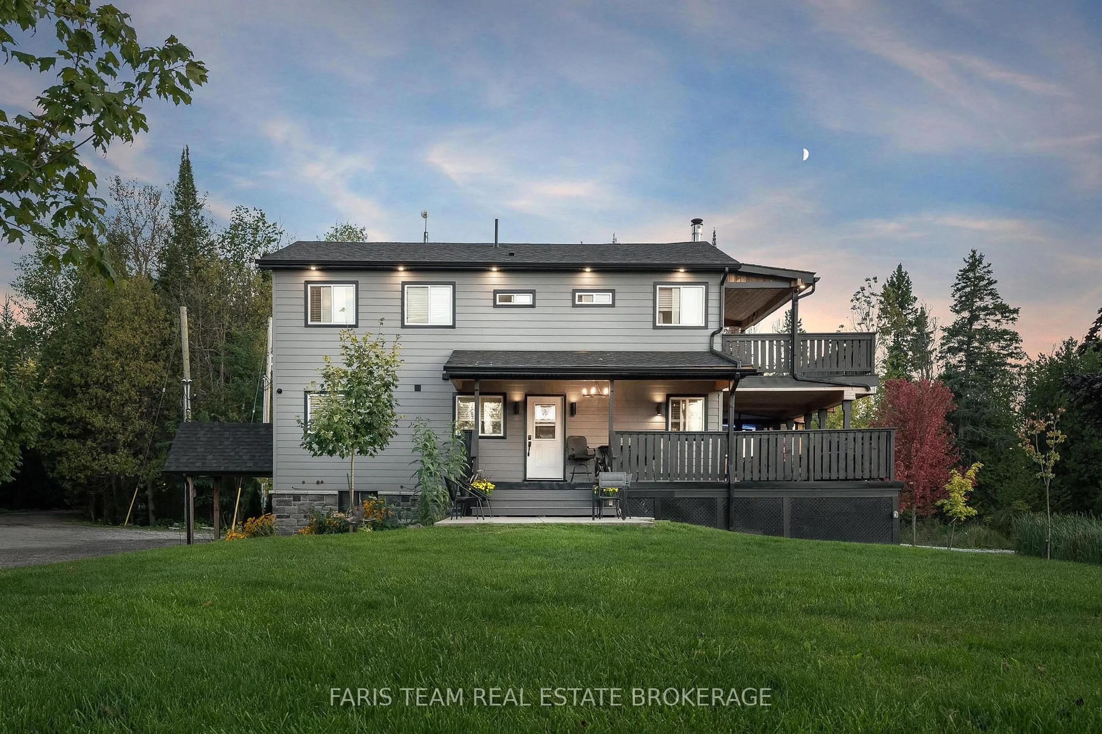 A pic from outside/outdoor area/front of a property/back of a property/a pic from drone, mountain view for 2642 5th Line, Innisfil Ontario L0L 1K0