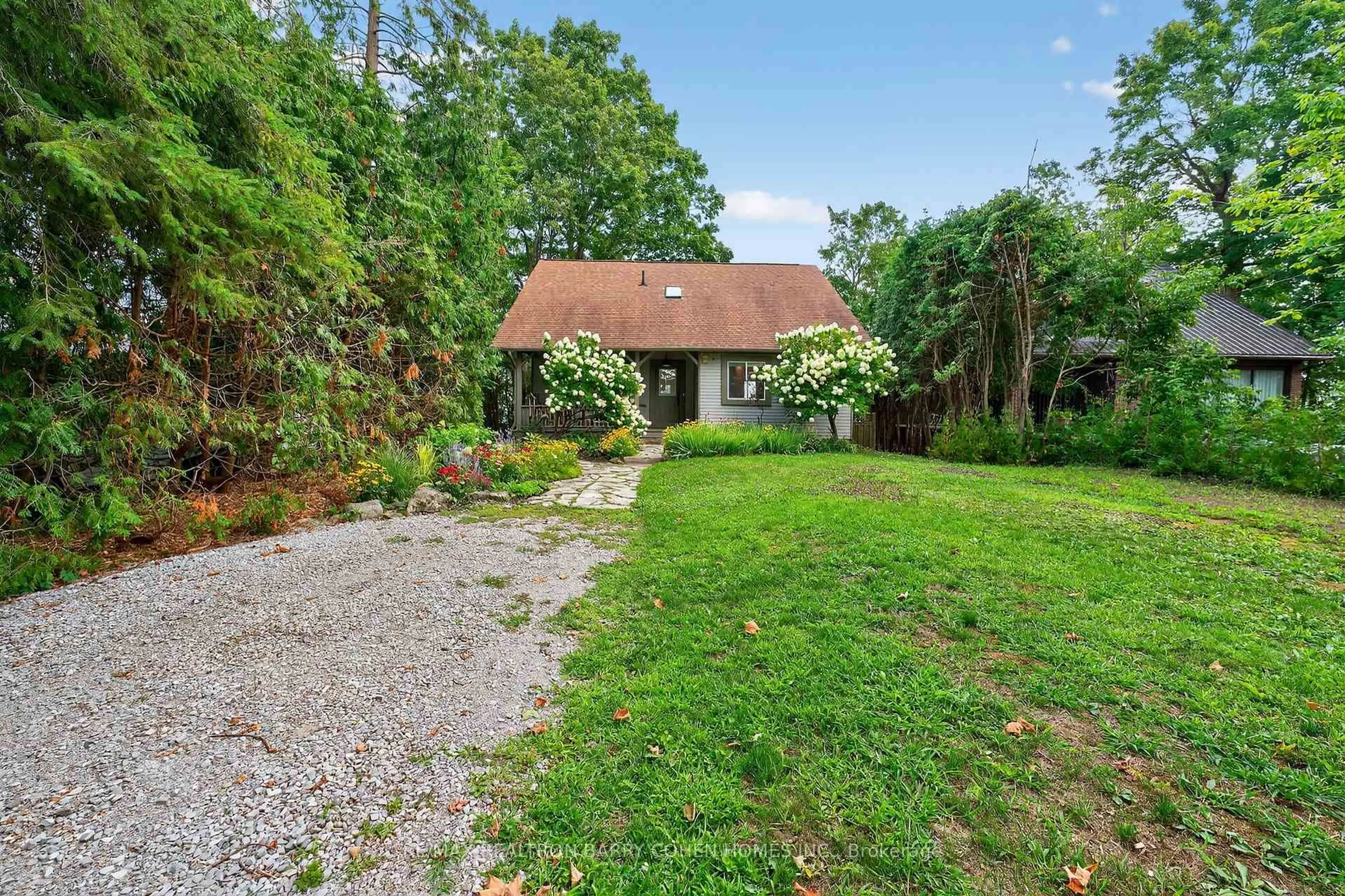 A pic from outside/outdoor area/front of a property/back of a property/a pic from drone, unknown for 3629 Maple Grove Rd, Innisfil Ontario L9S 3B2