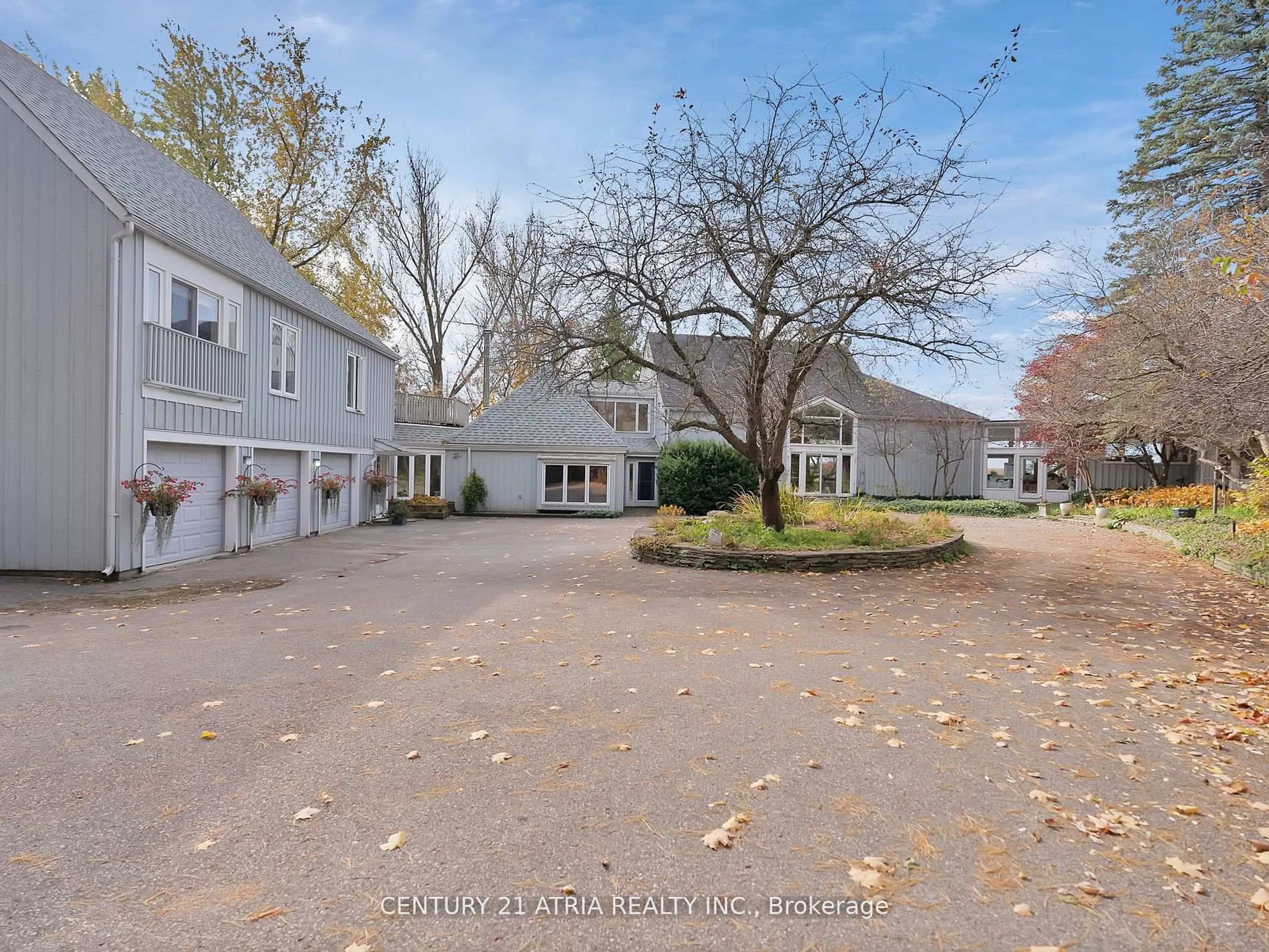 A pic from outside/outdoor area/front of a property/back of a property/a pic from drone, street for 14210 7th Concession Rd, King Ontario L7B 1K4