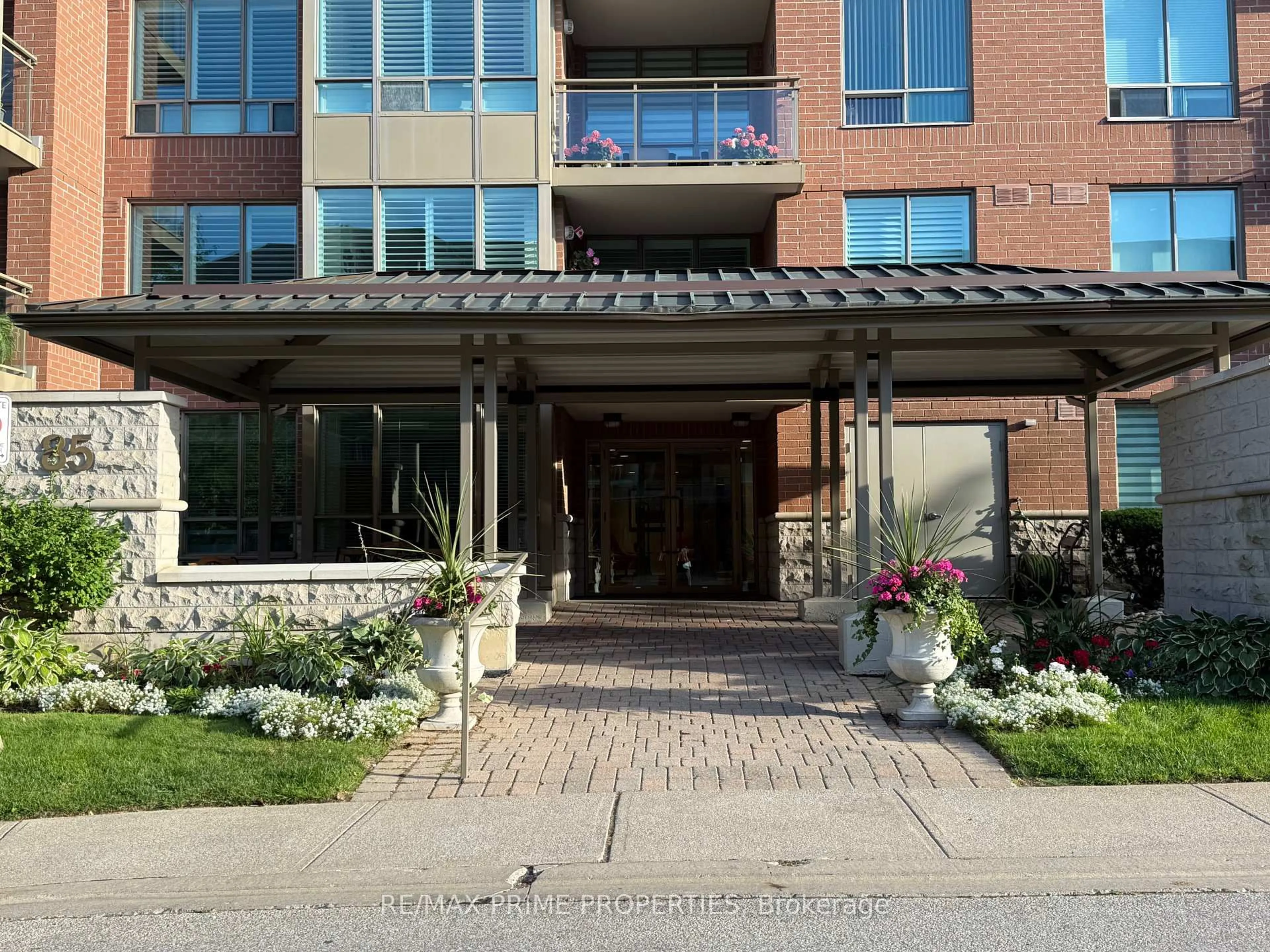 Indoor foyer for 85 The Boardwalk Way #320, Markham Ontario L6E 1B9