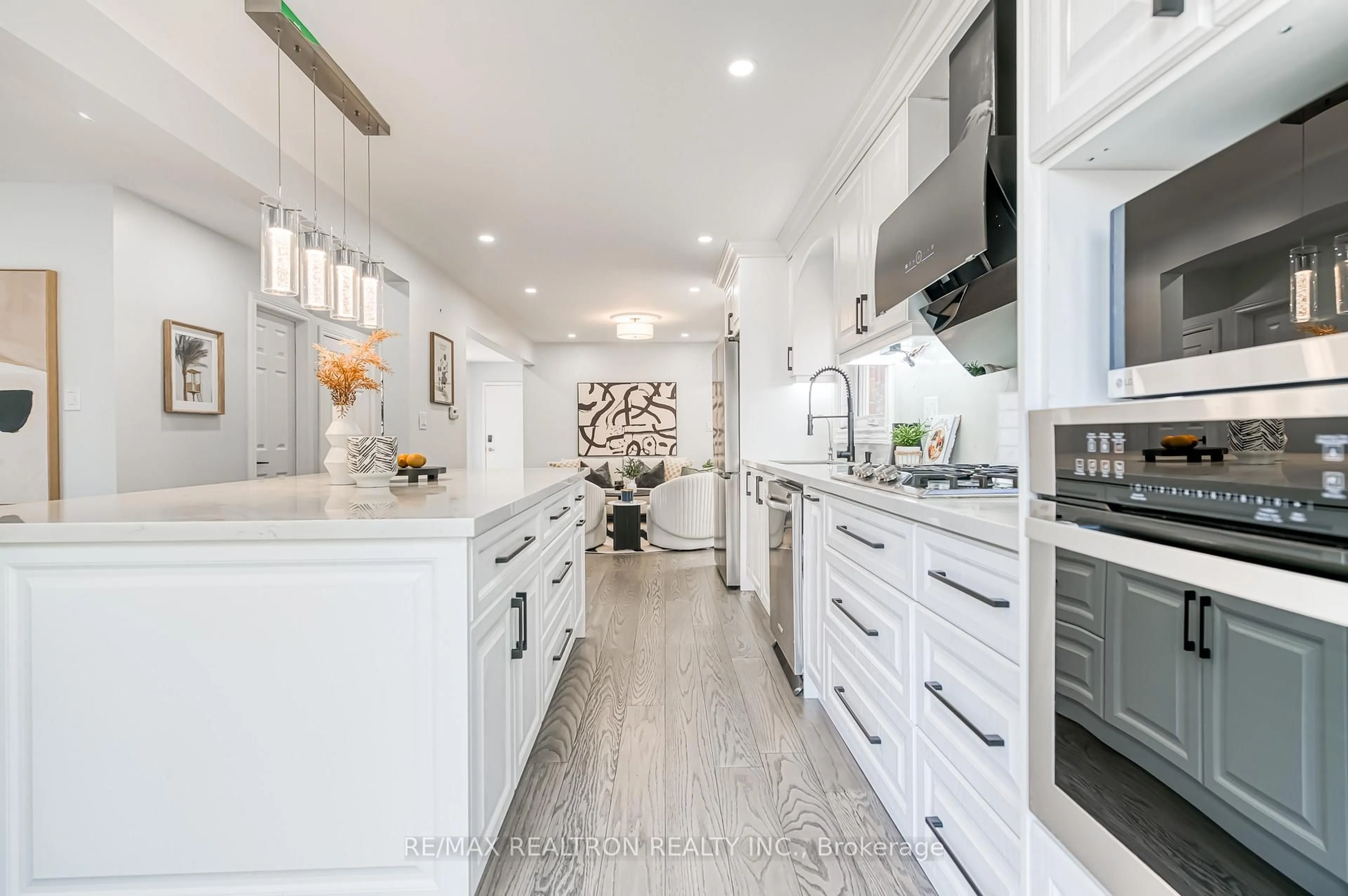 Contemporary kitchen, unknown for 9 Smithy St, Markham Ontario L3P 6N1