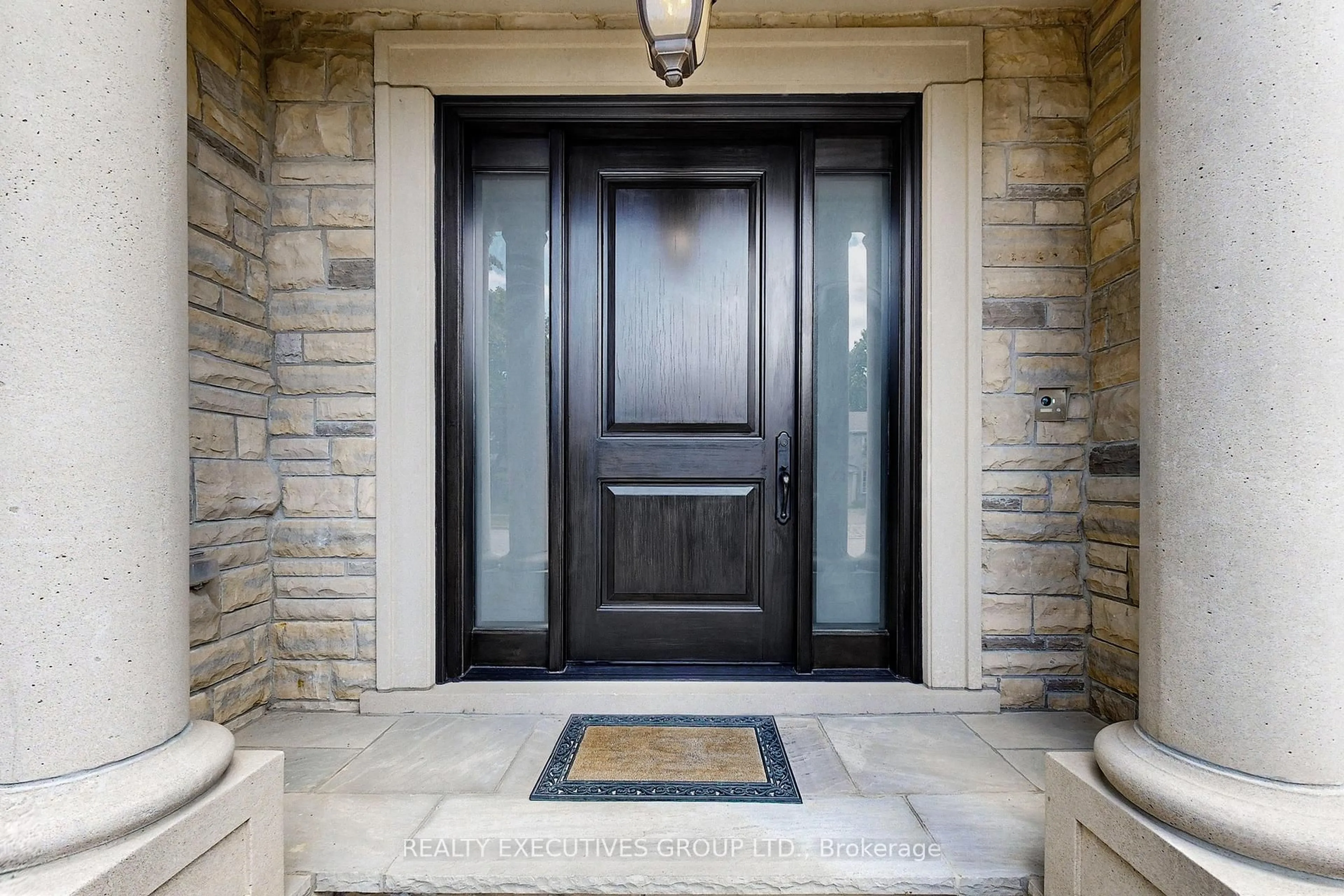 Indoor entryway for 169 Bay Thorn Dr, Markham Ontario L3T 3V2