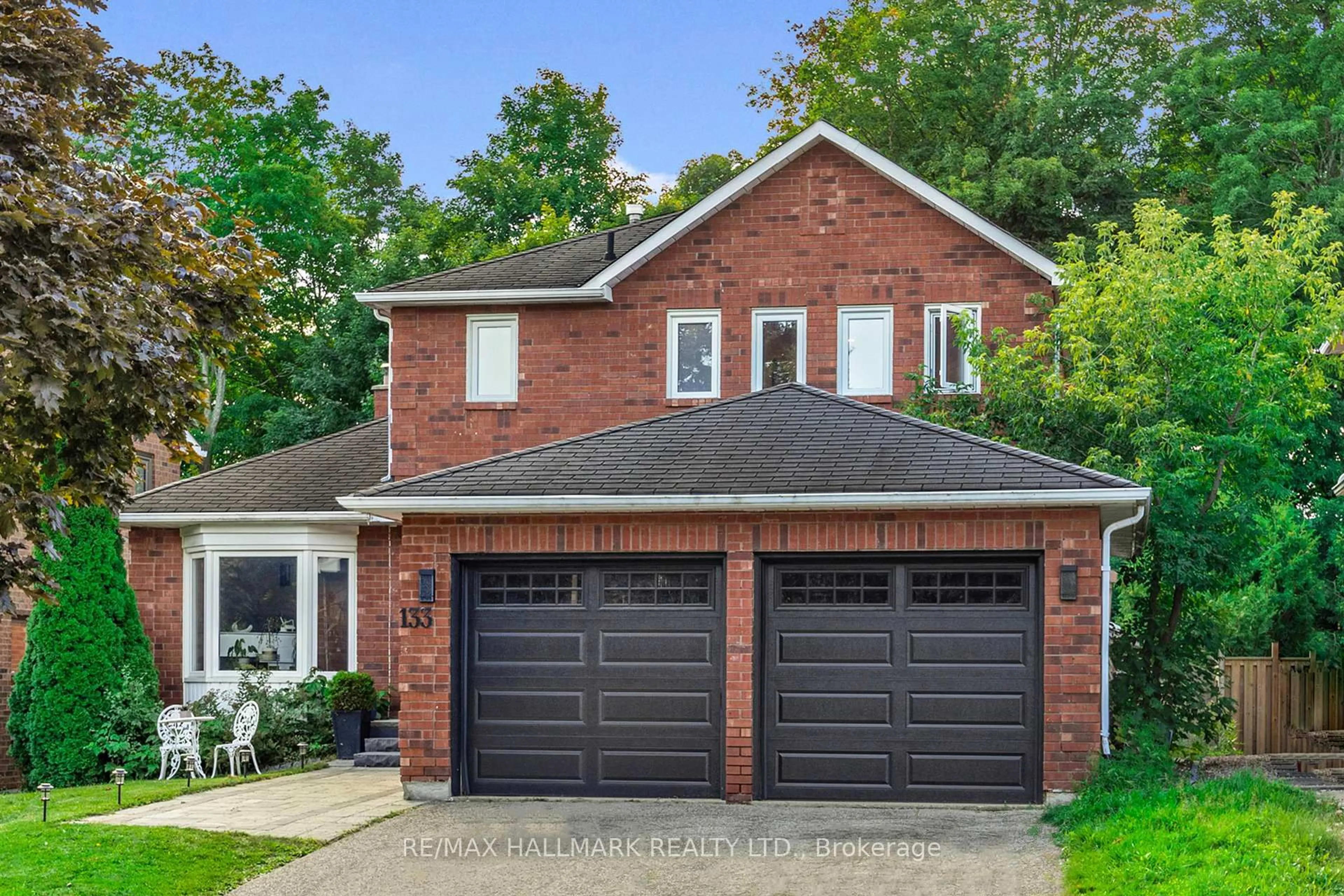 Home with brick exterior material, street for 133 Heathwood Heights Dr, Aurora Ontario L4G 4W2