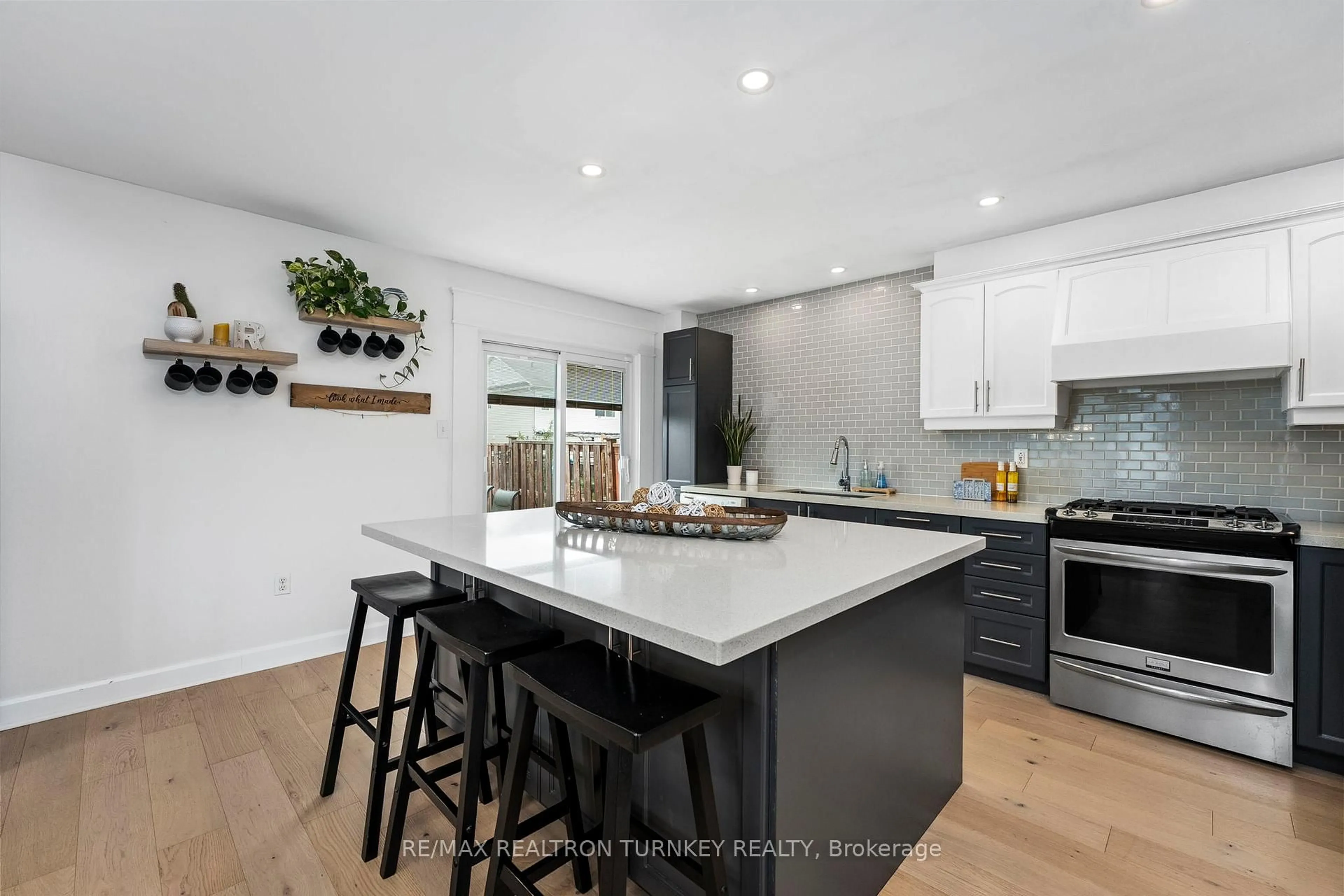 Open concept kitchen, unknown for 84 Admiral Cres, Essa Ontario L0M 1B4