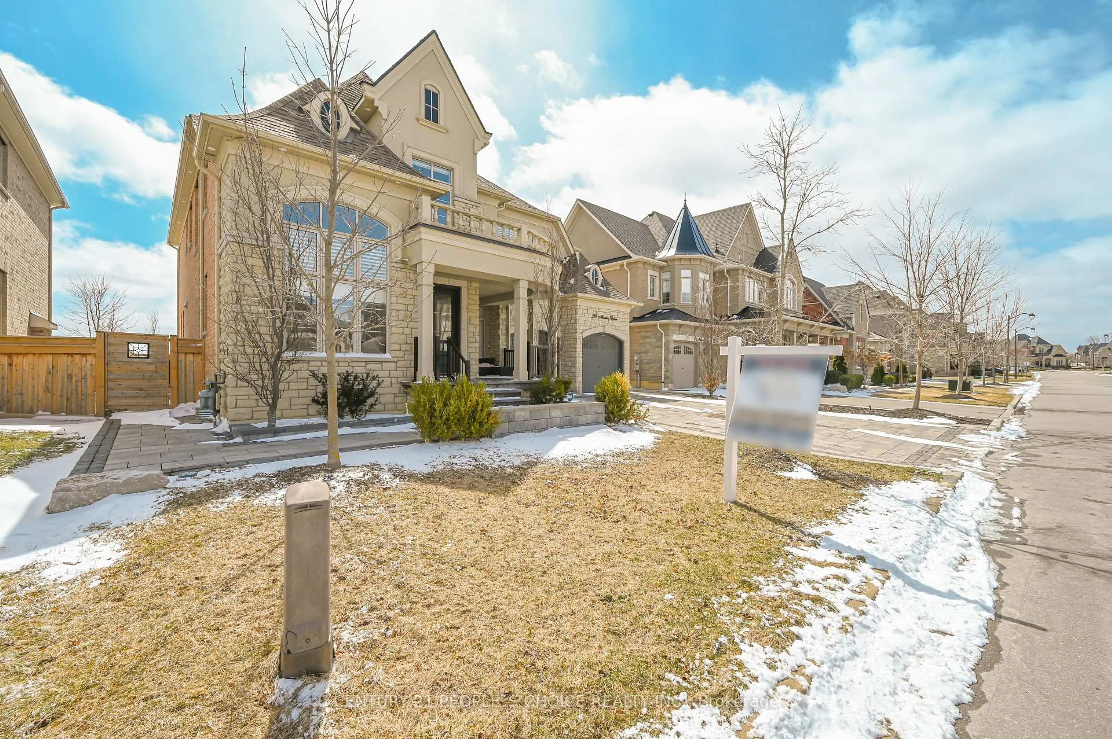Home with brick exterior material, street for 39 Munsie Dr, King Ontario L7B 0N8