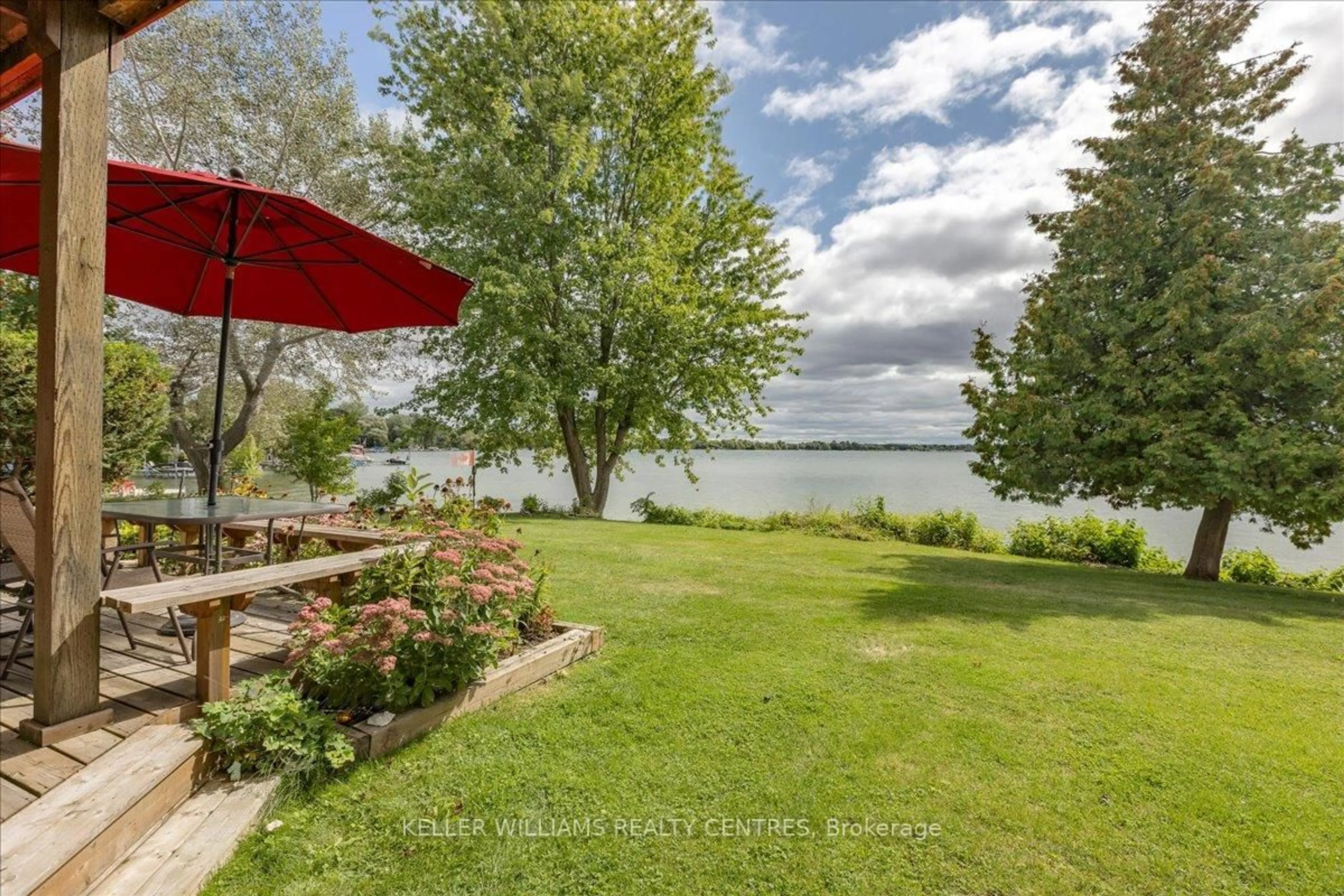 Patio, water/lake/river/ocean view for 17 Davy Point Circ, Georgina Ontario L4P 3H2