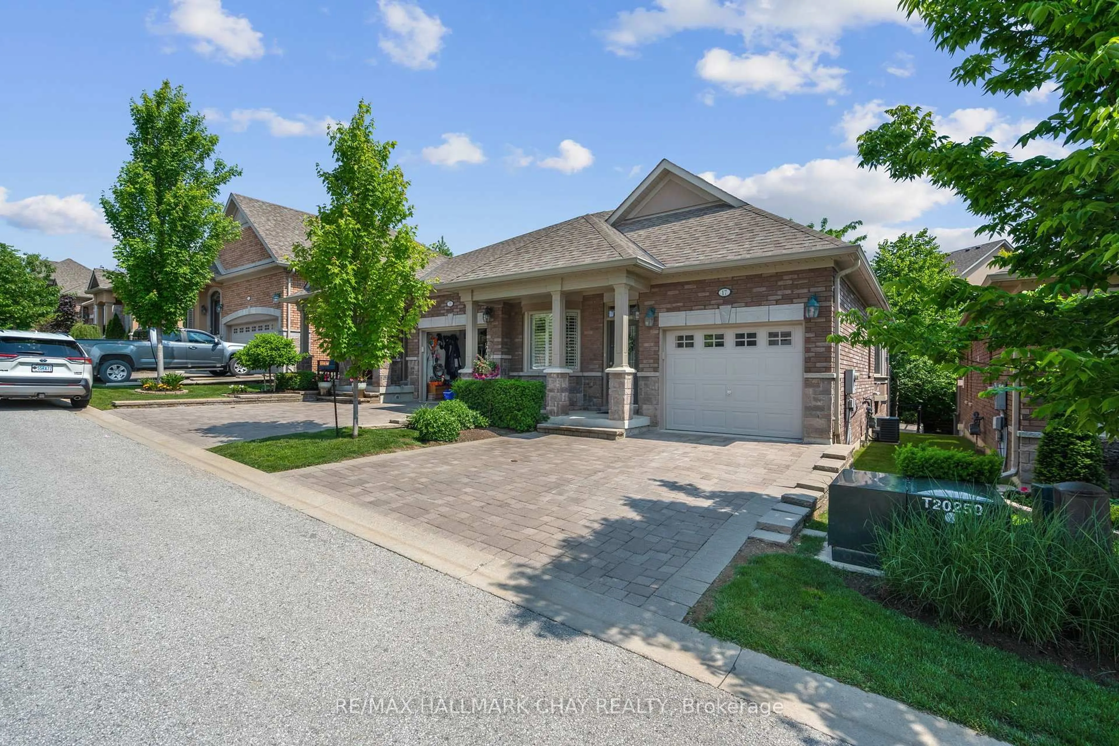 Home with brick exterior material, street for 17 Hillcrest Dr, New Tecumseth Ontario L9R 0K5