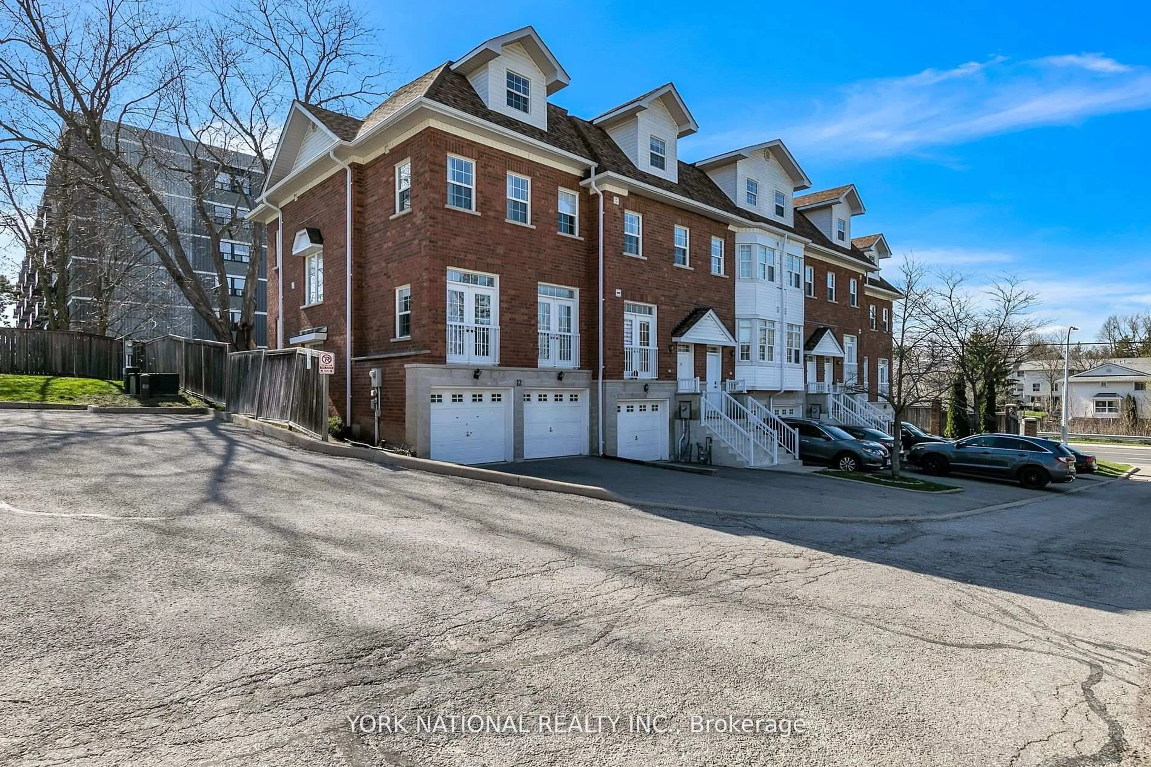 Unknown for 12 Loring Doolittle Crt, Aurora Ontario L4G 7Y8