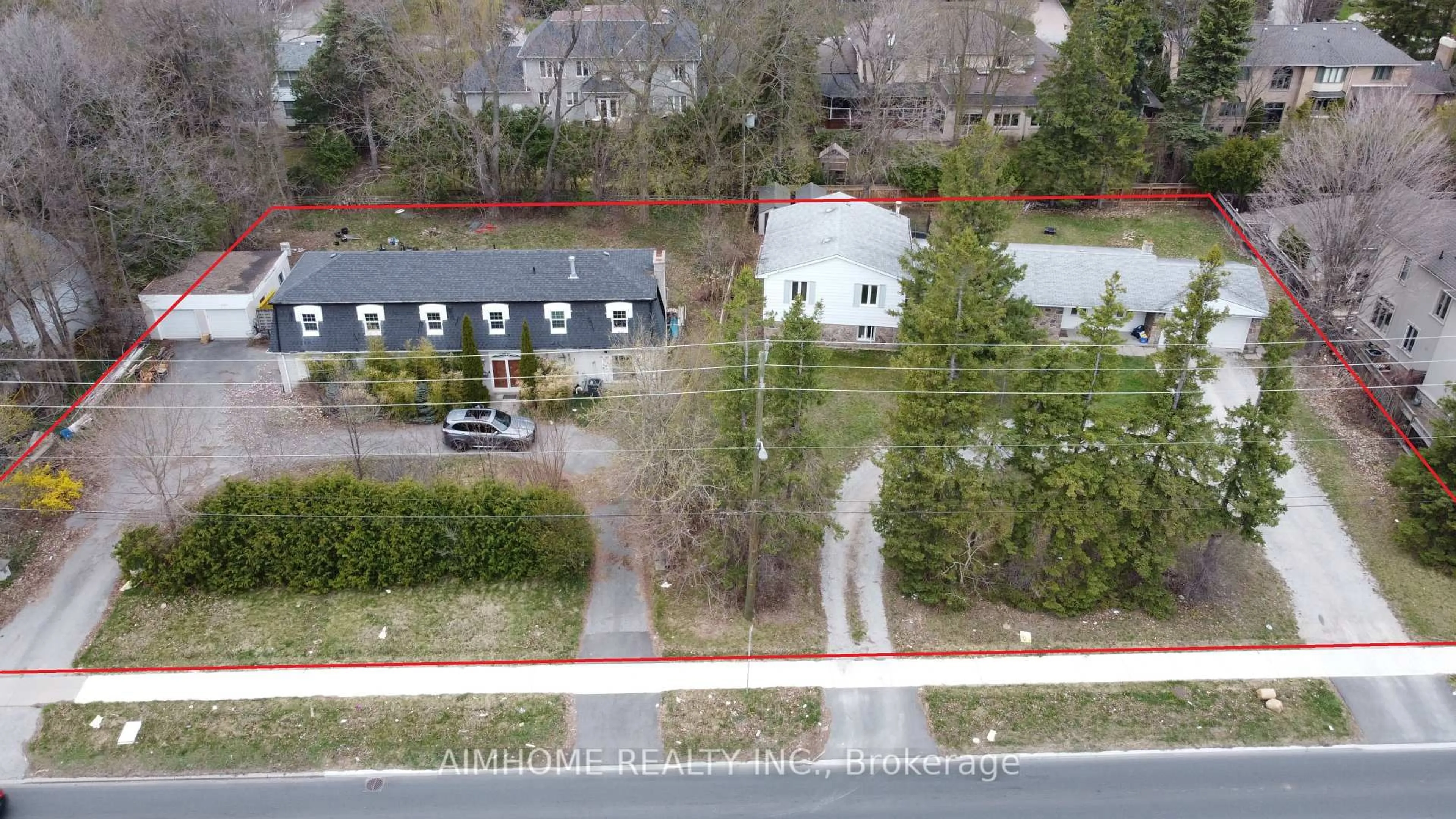 A pic from outside/outdoor area/front of a property/back of a property/a pic from drone, street for 344 Steeles Ave, Markham Ontario L3T 1A8
