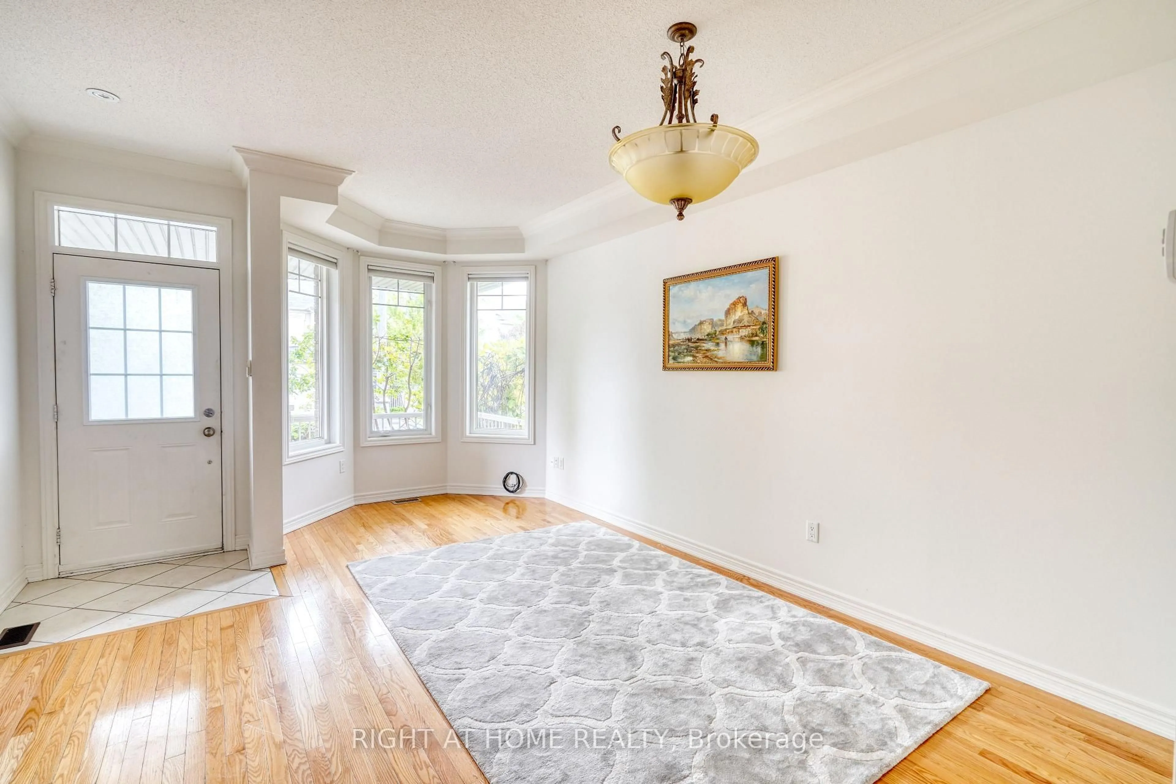 Indoor entryway for 20 Seiffer Cres, Richmond Hill Ontario L4E 0J1