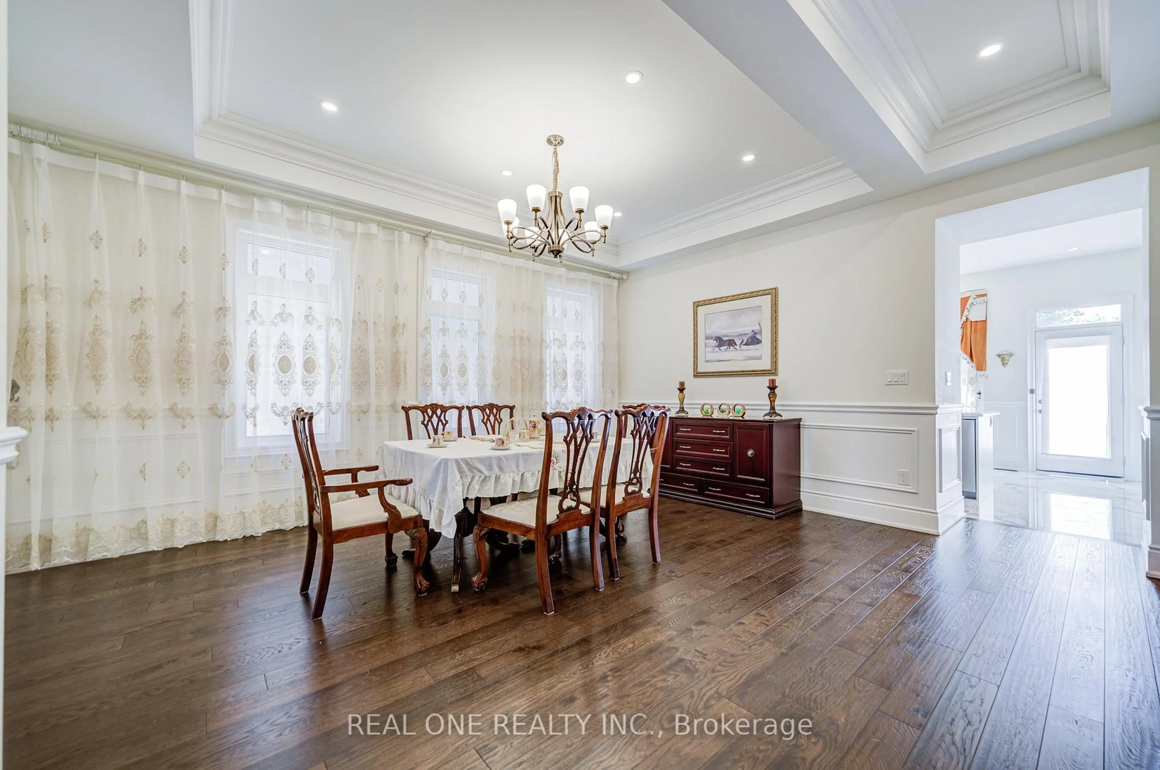 Dining room, wood/laminate floor for 47 Milky Way Dr, Richmond Hill Ontario L4C 4M9