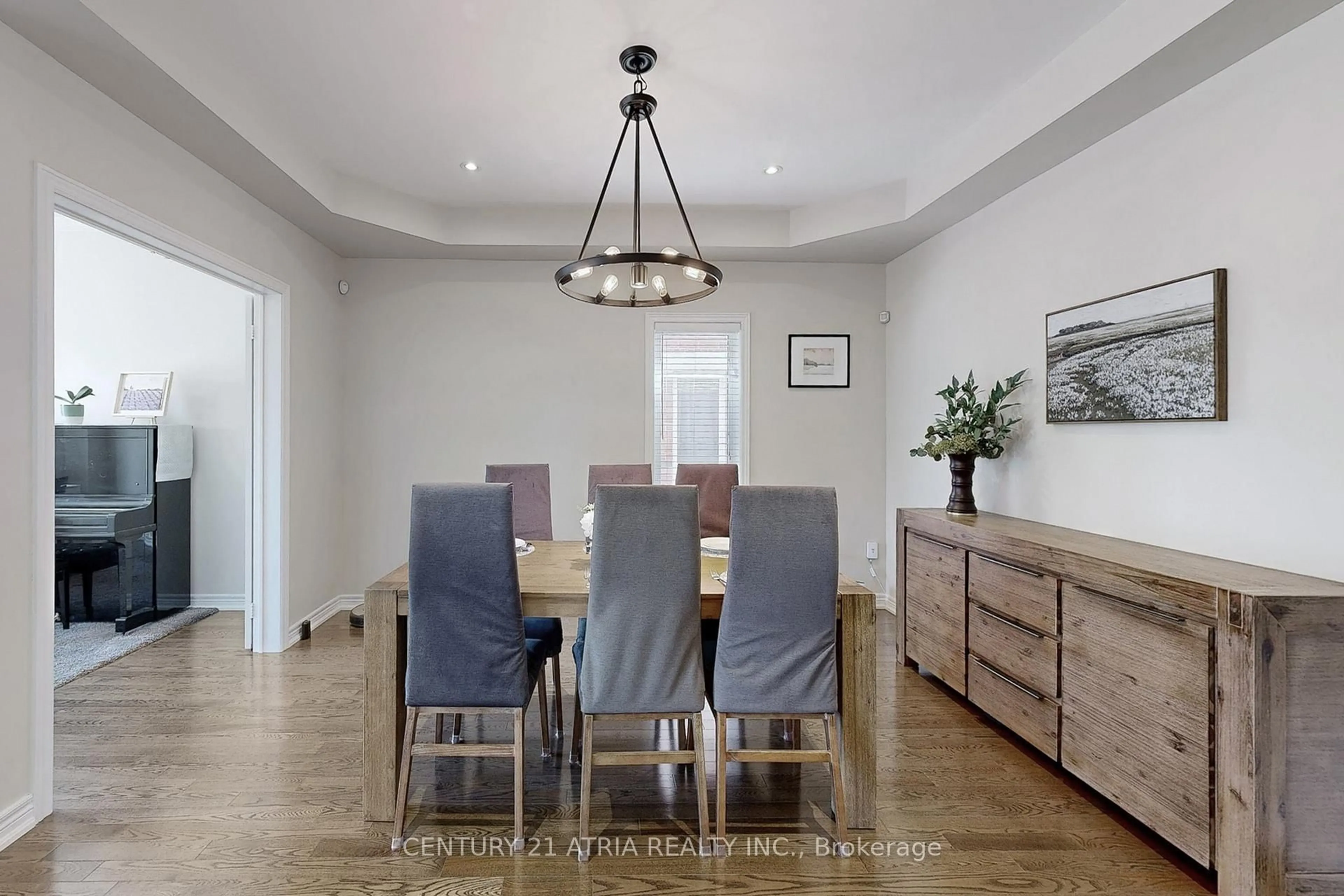 Dining room, wood/laminate floor for 24 Gannett Dr, Richmond Hill Ontario L4E 0E9