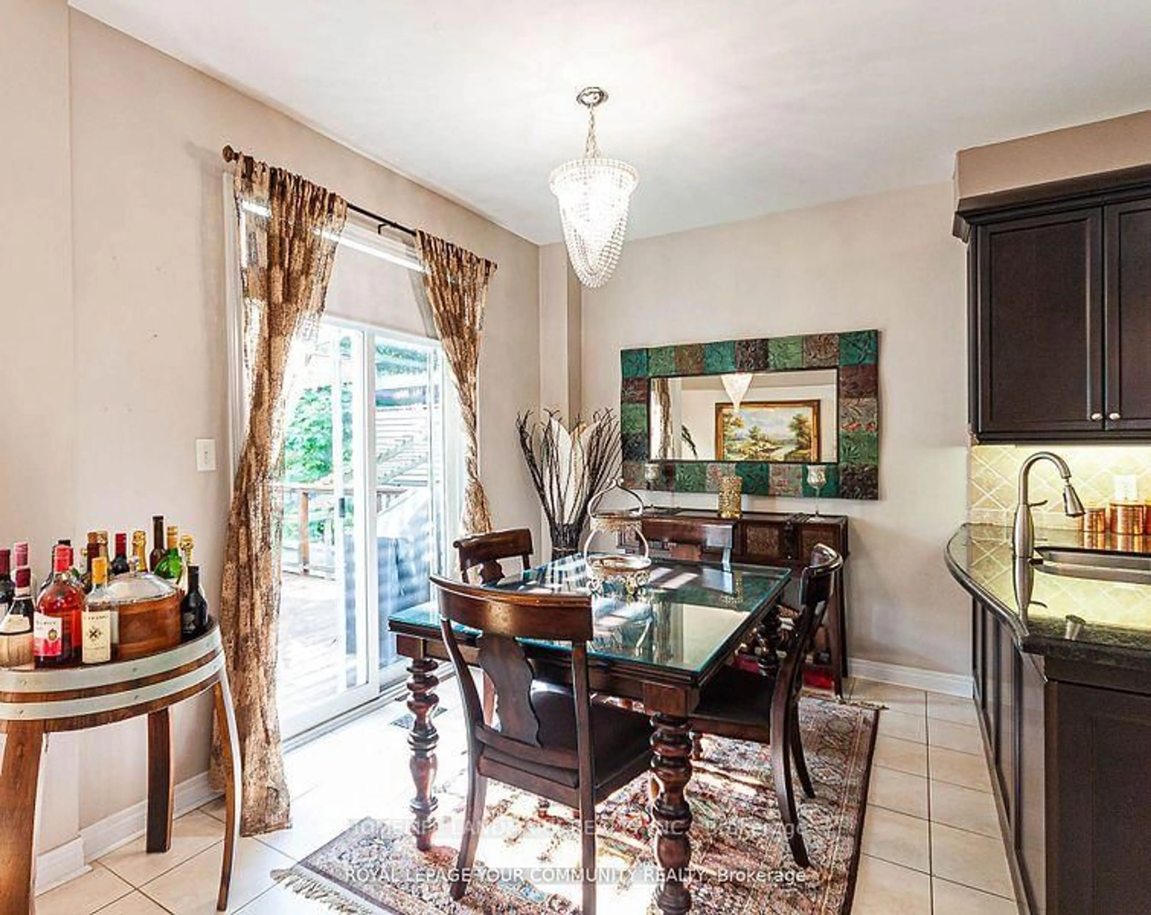 Dining room, ceramic/tile floor for 111 Deerwood Cres, Richmond Hill Ontario L4E 4B3