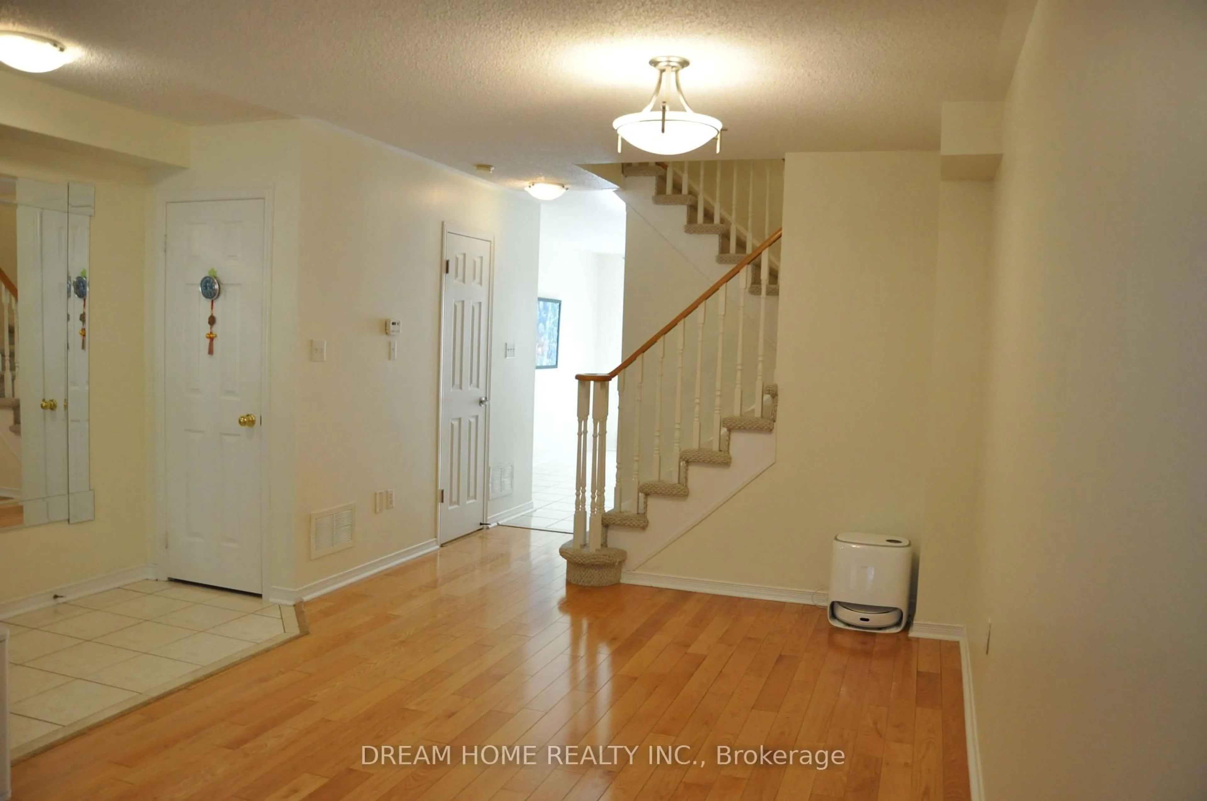 Unknown for 46 Baffin Crt, Richmond Hill Ontario L4B 4J7