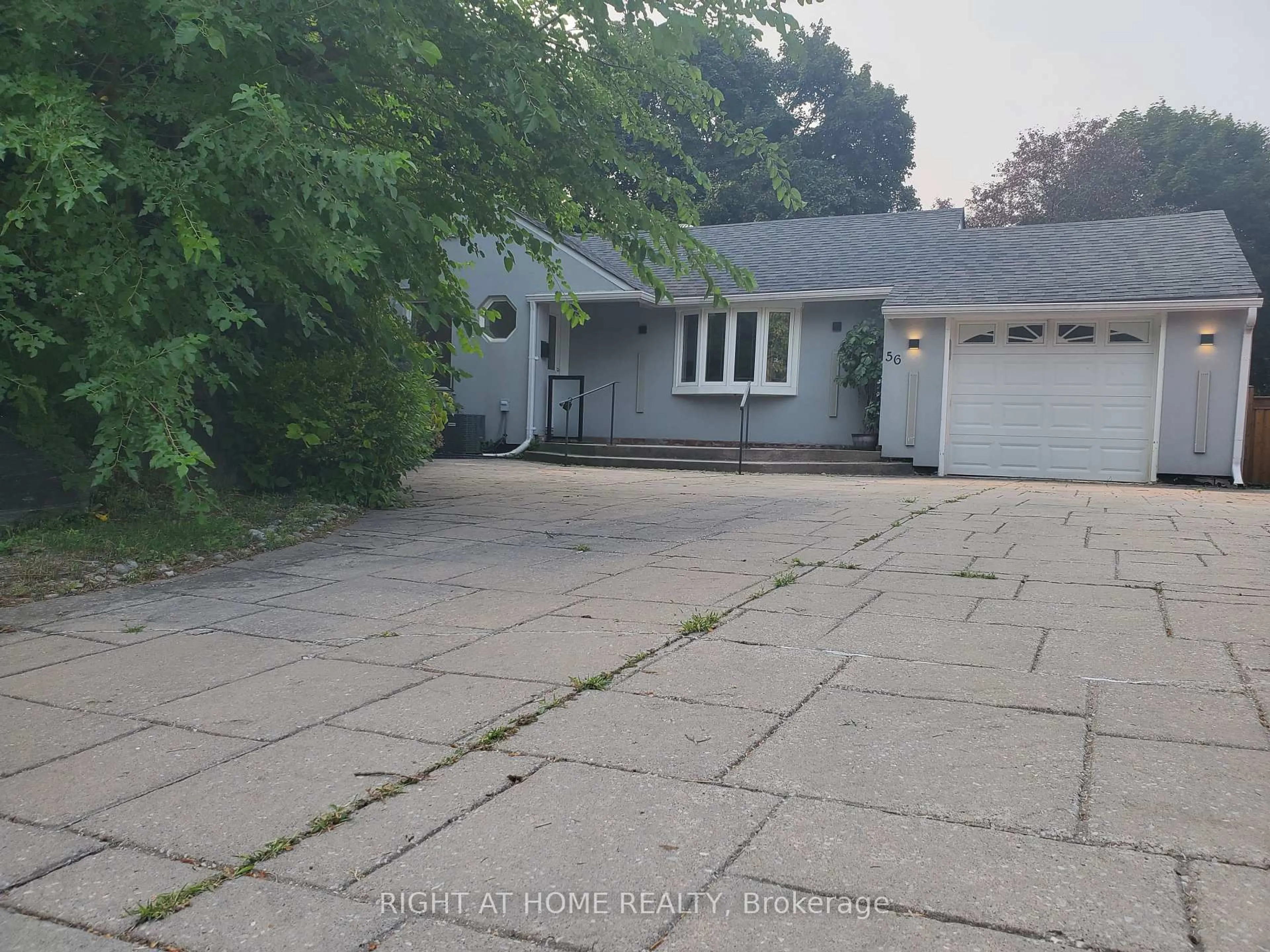 A pic from outside/outdoor area/front of a property/back of a property/a pic from drone, street for 56 Don Mor Dr, Newmarket Ontario L3Y 1G7