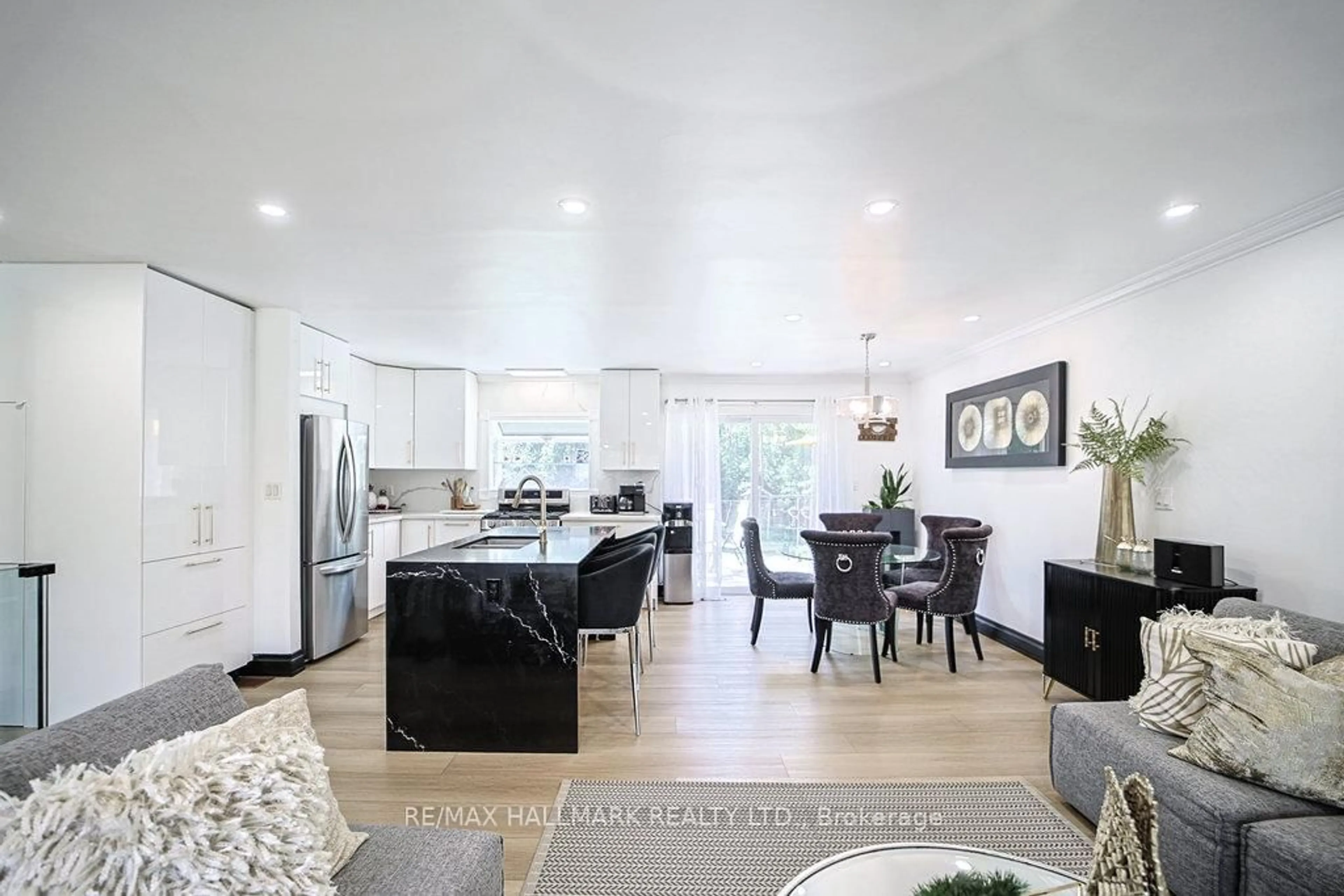 Open concept kitchen, unknown for 1151 Birch Rd, Innisfil Ontario L0L 1R0