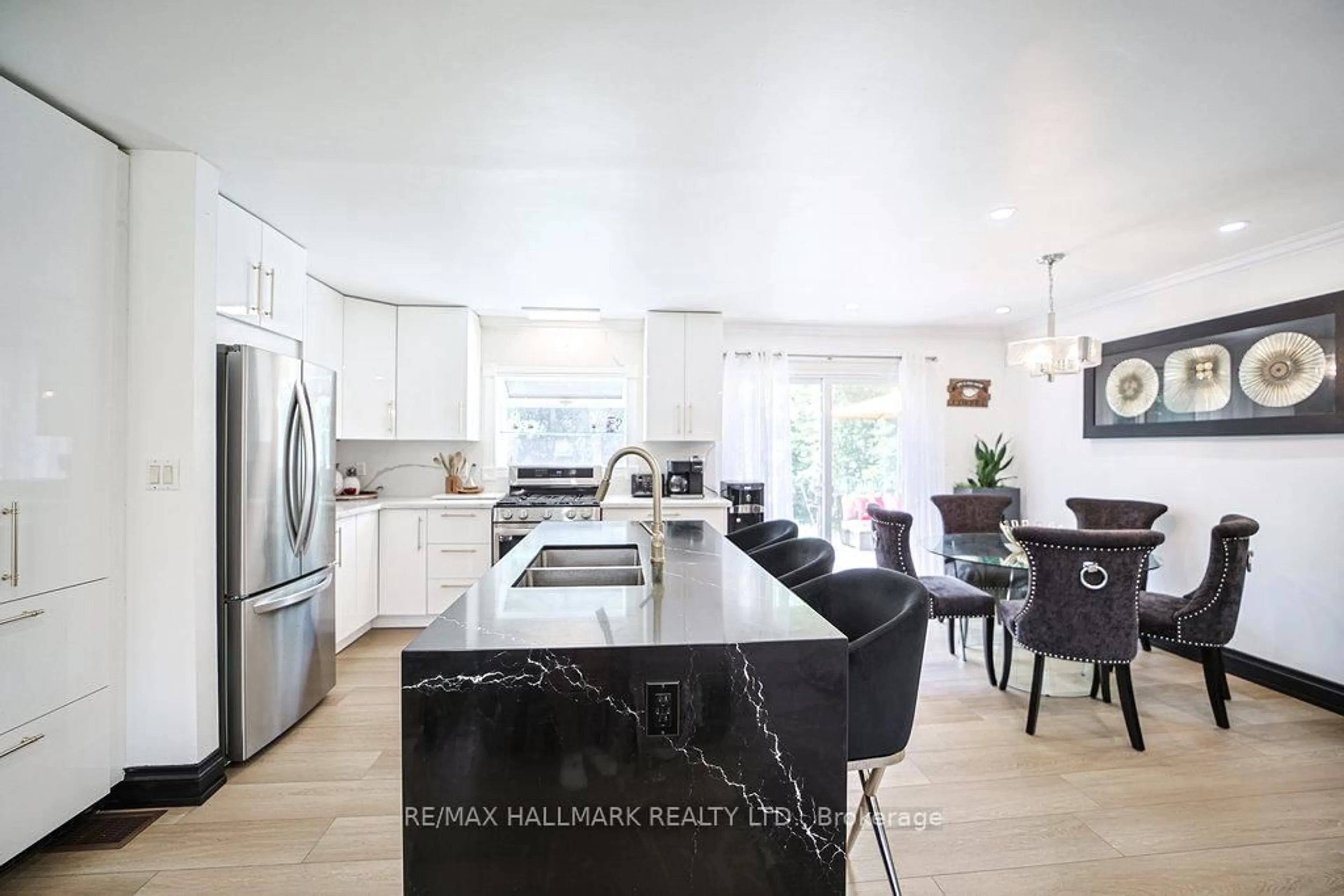 Contemporary kitchen, unknown for 1151 Birch Rd, Innisfil Ontario L0L 1R0