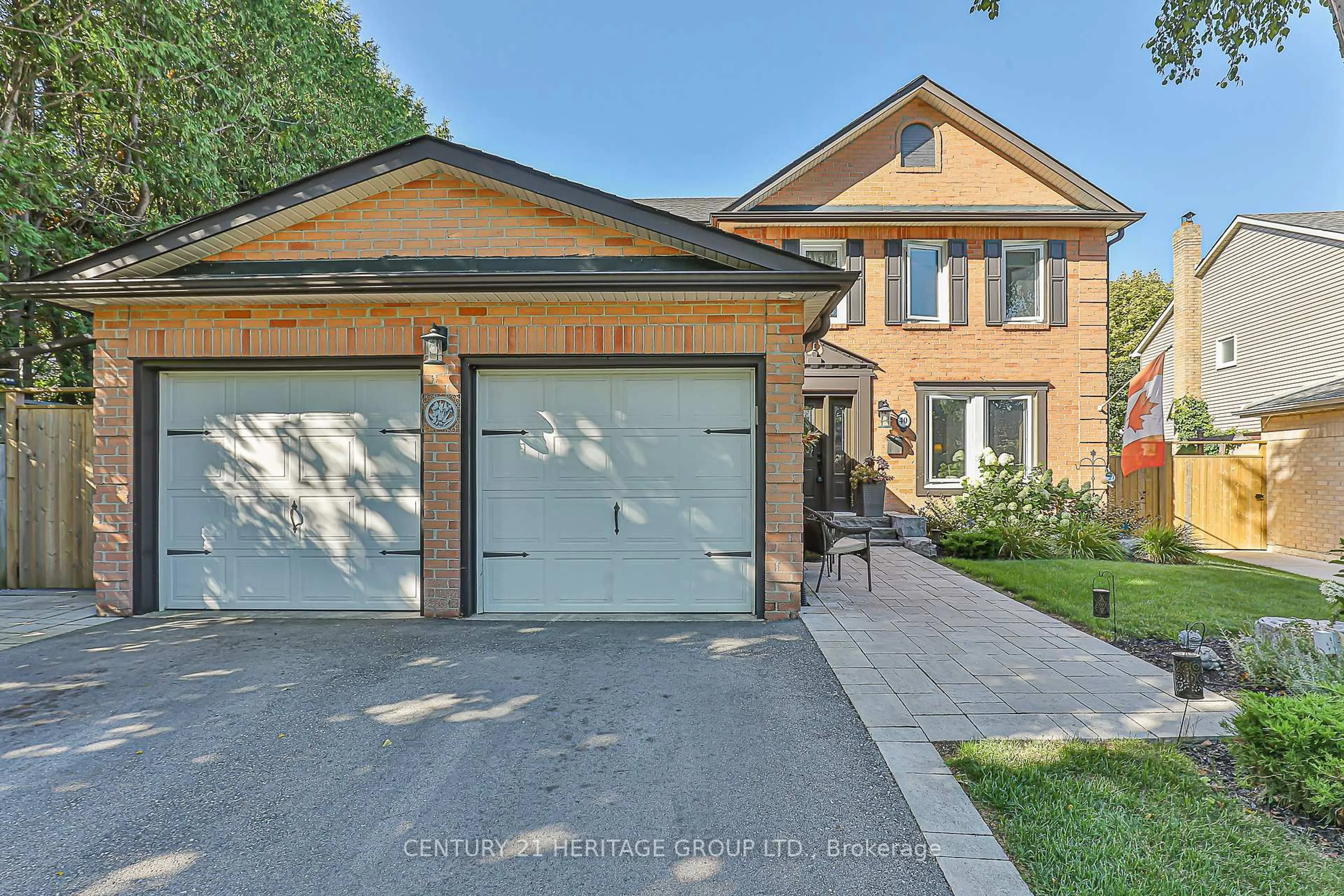 Home with brick exterior material, street for 40 Albery Cres, Aurora Ontario L4G 5R8