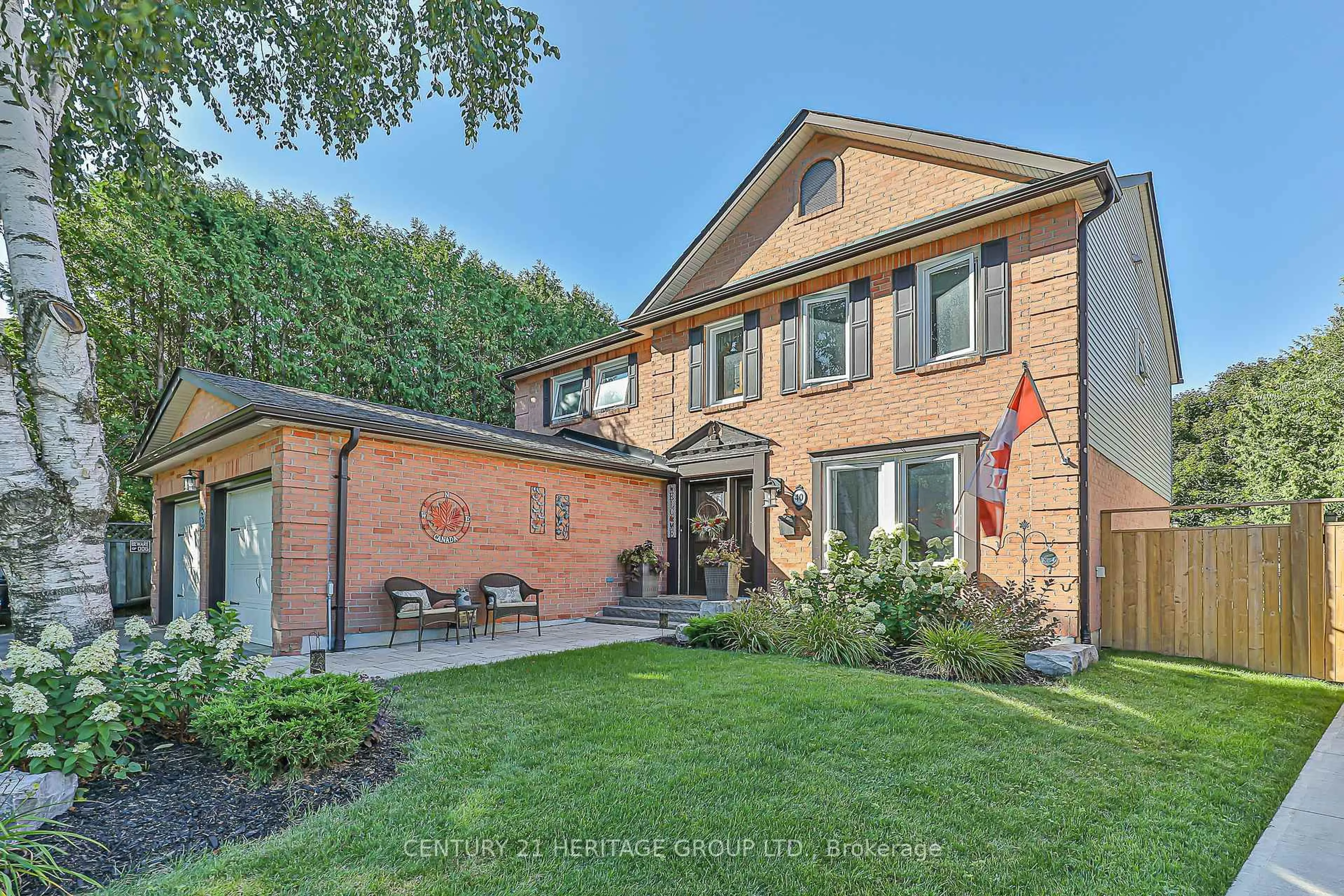 Home with brick exterior material, street for 40 Albery Cres, Aurora Ontario L4G 5R8