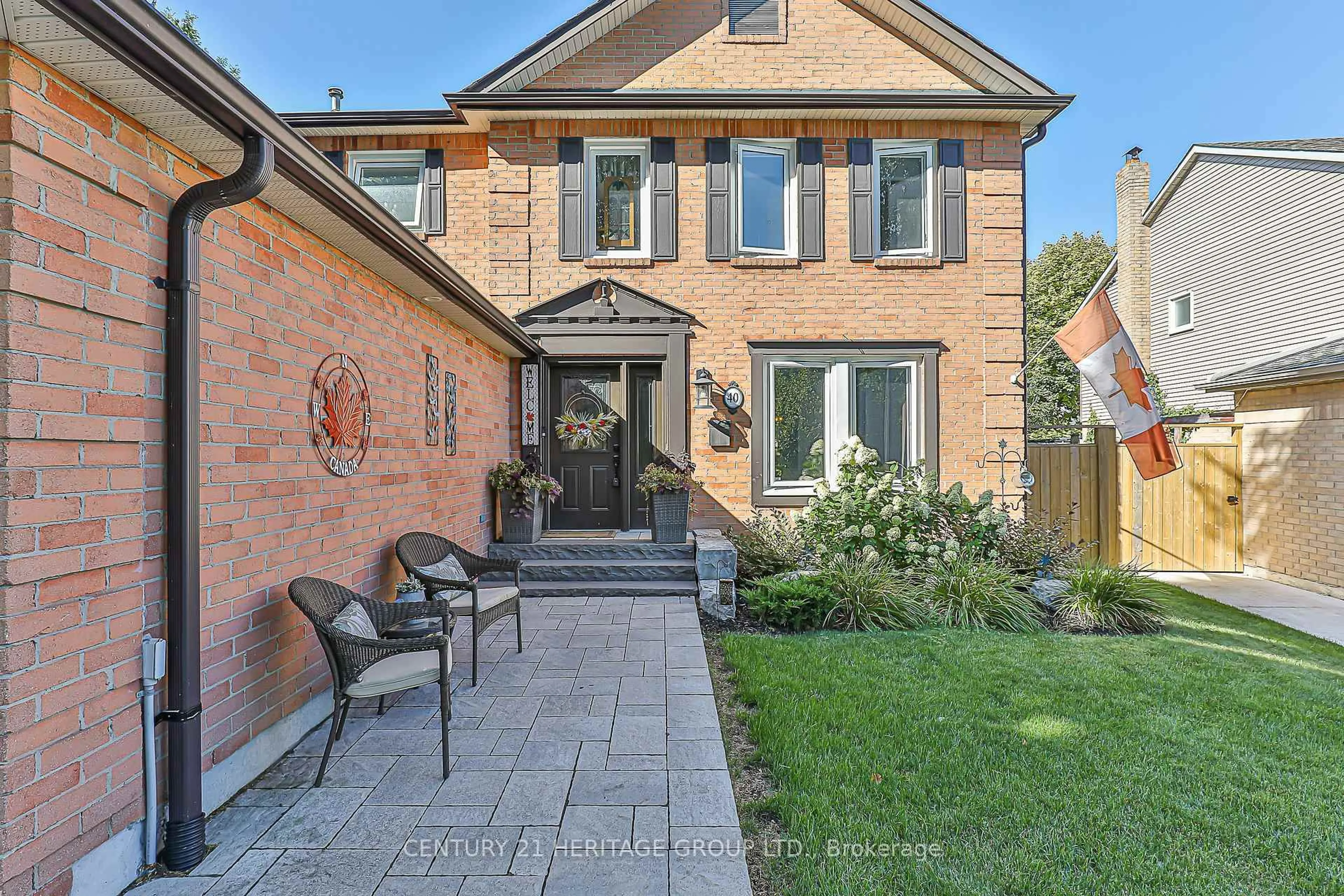 Home with brick exterior material, street for 40 Albery Cres, Aurora Ontario L4G 5R8