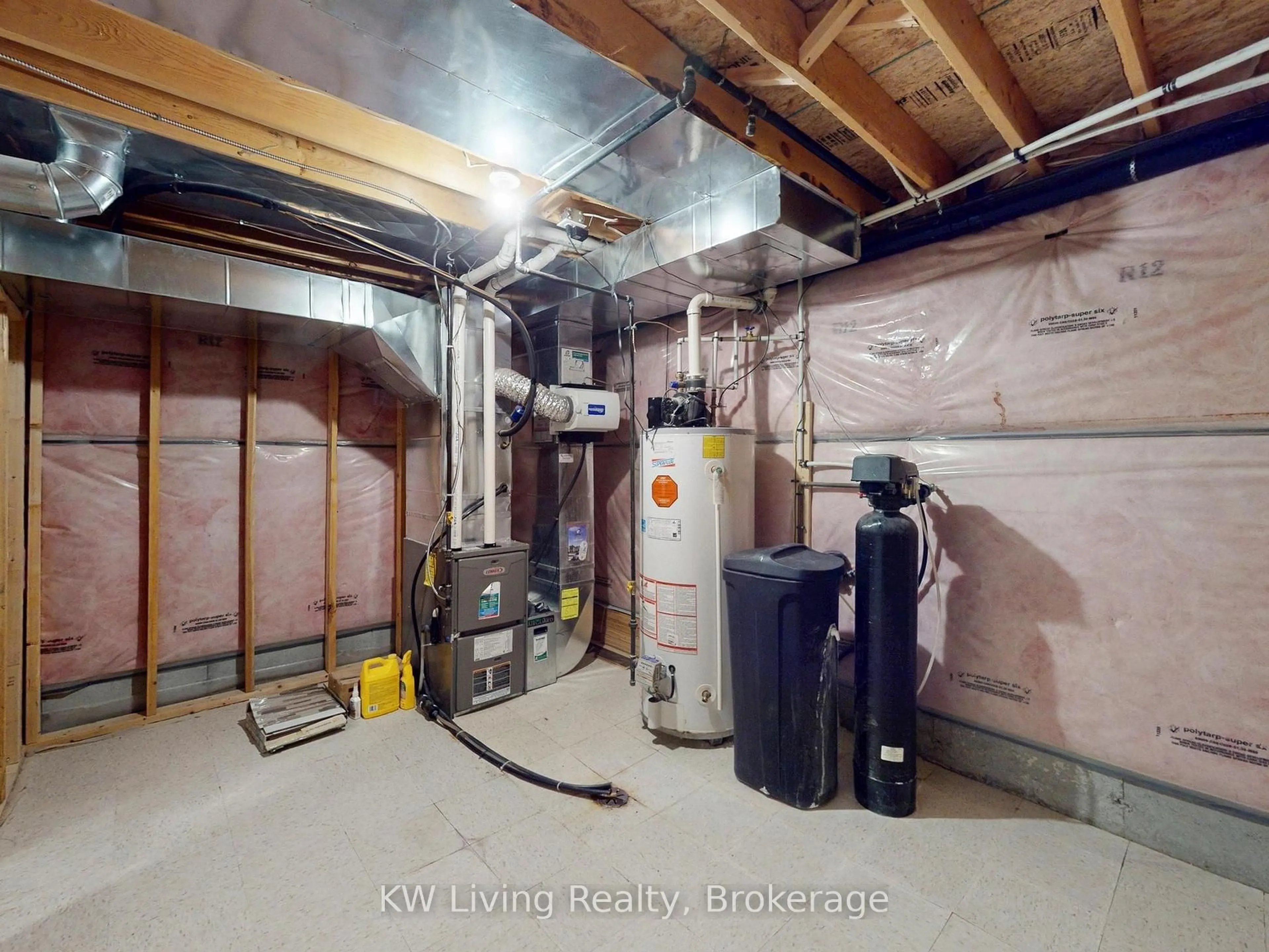 Indoor garage for 38 Coronet St, Whitchurch-Stouffville Ontario L4A 0X8