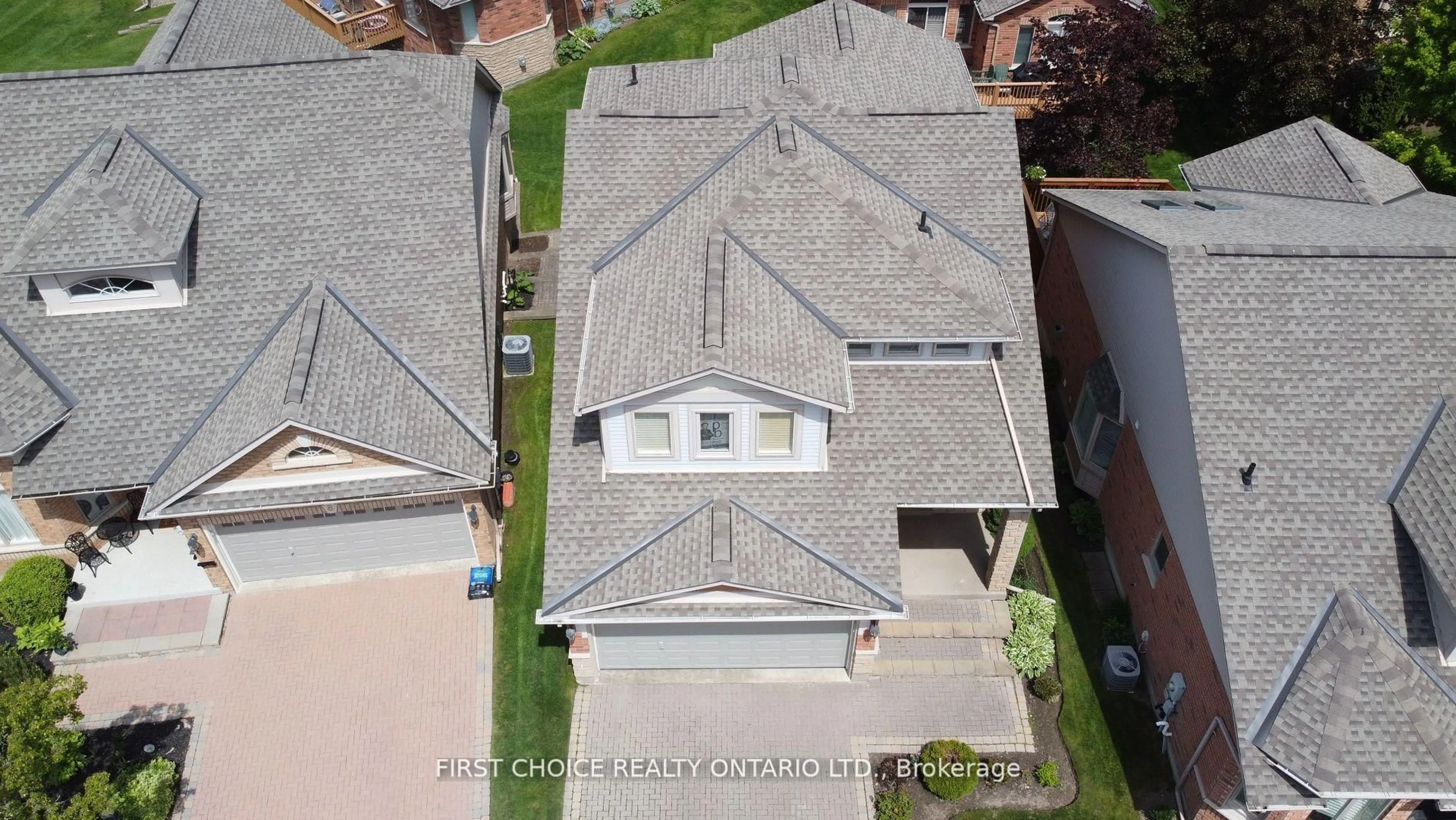 A pic from outside/outdoor area/front of a property/back of a property/a pic from drone, street for 6 Forest Link Crt, New Tecumseth Ontario L9R 2A1