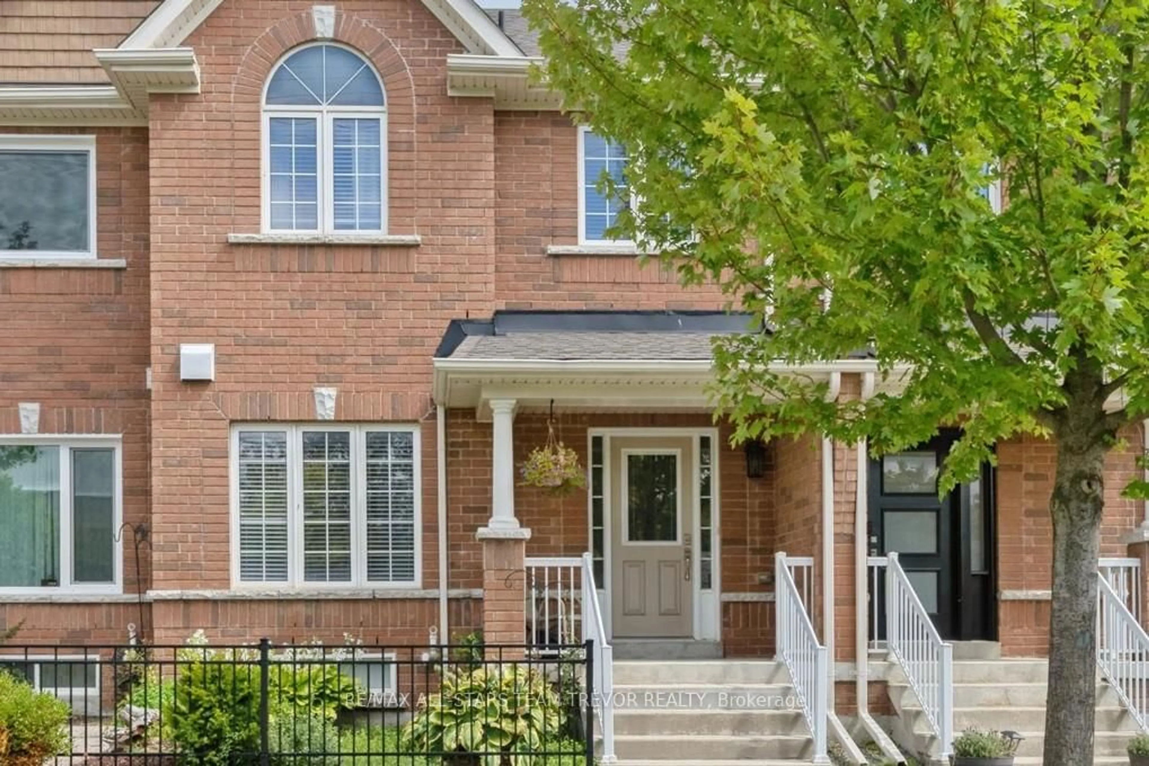 Home with brick exterior material, street for 4 Caserta St, Georgina Ontario L4P 0E6