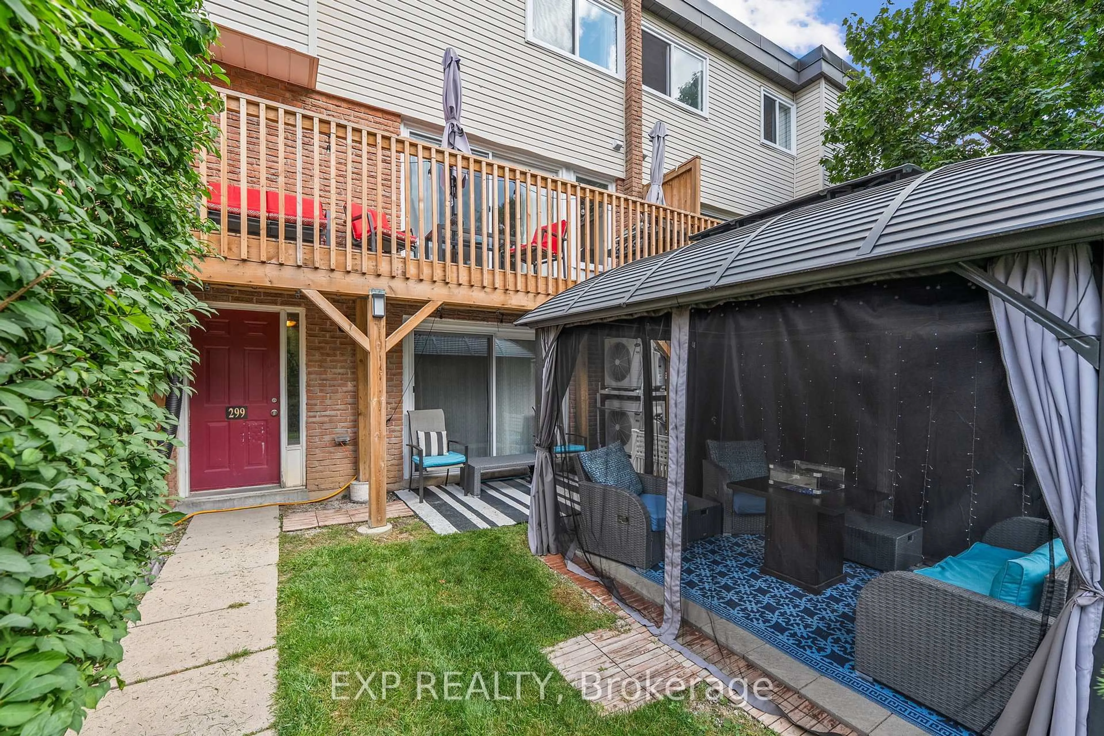Patio, unknown for 299 Milestone Cres #139, Aurora Ontario L4G 3M2