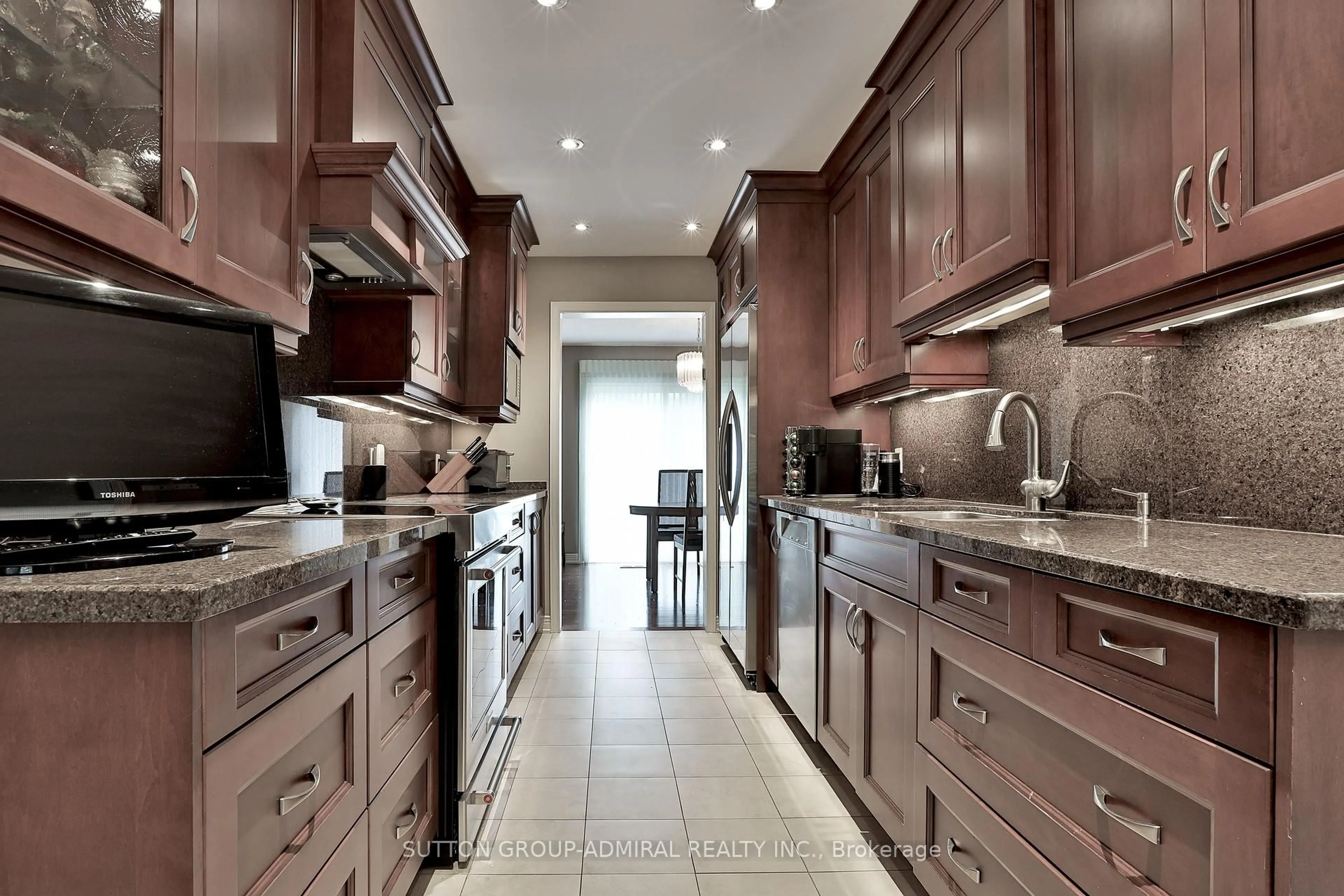 Contemporary kitchen, ceramic/tile floor for 135 Heatherton Way, Vaughan Ontario L4J 3E8