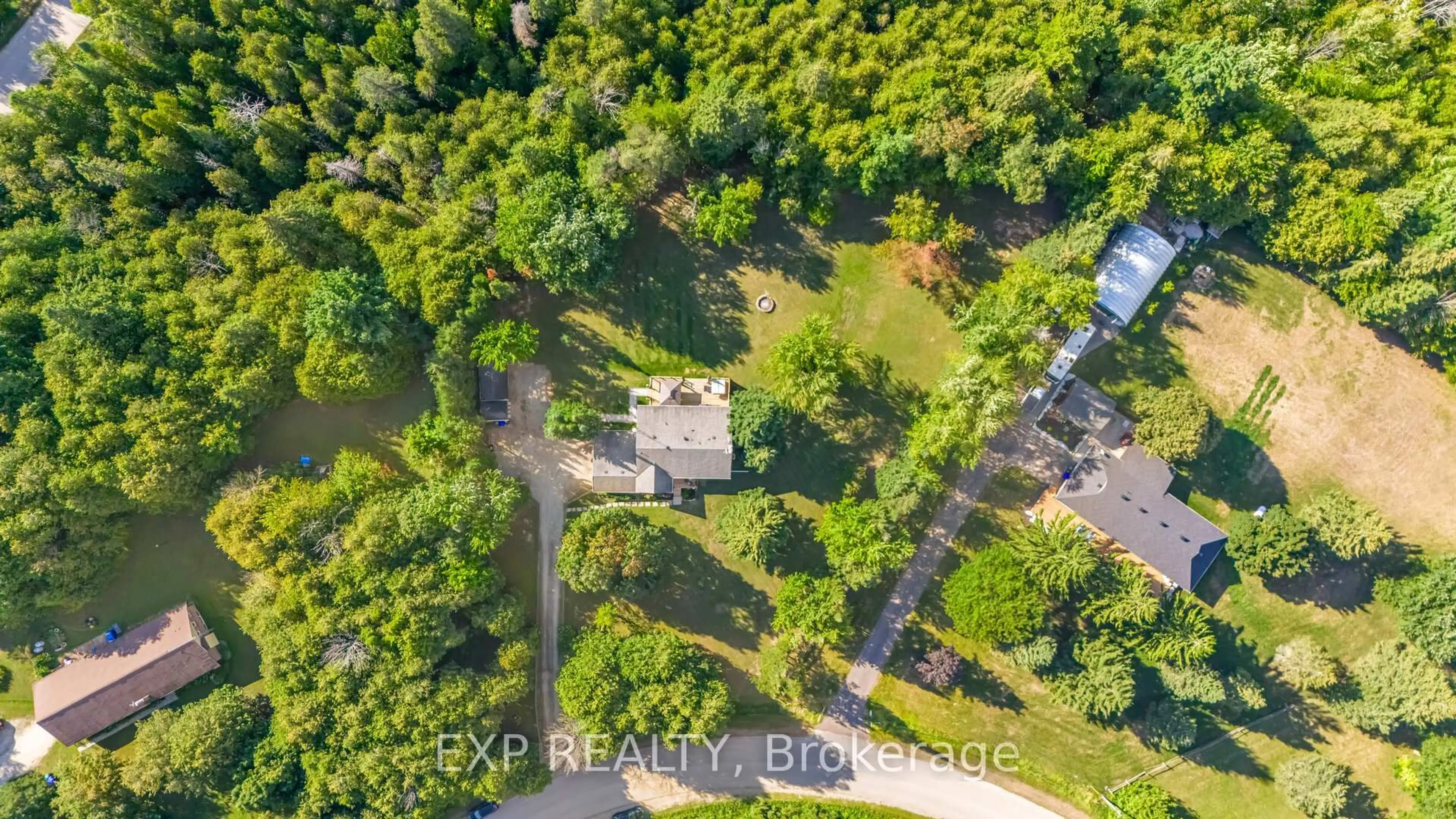 A pic from outside/outdoor area/front of a property/back of a property/a pic from drone, unknown for 19 Gallowood Tr, Adjala-Tosorontio Ontario L0M 1J0
