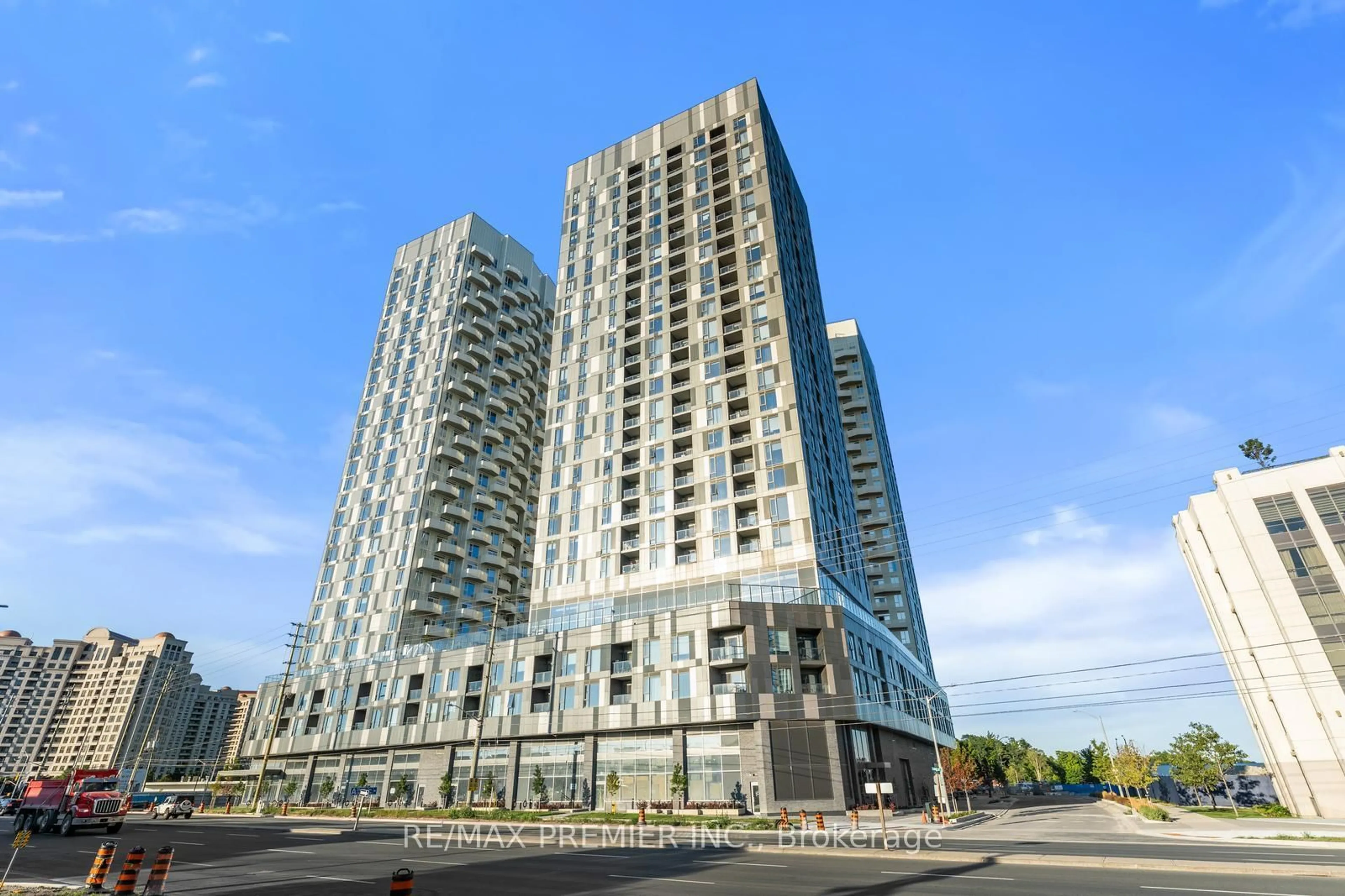 Indoor foyer for 10 Abeja St #1412, Vaughan Ontario L4K 0R4