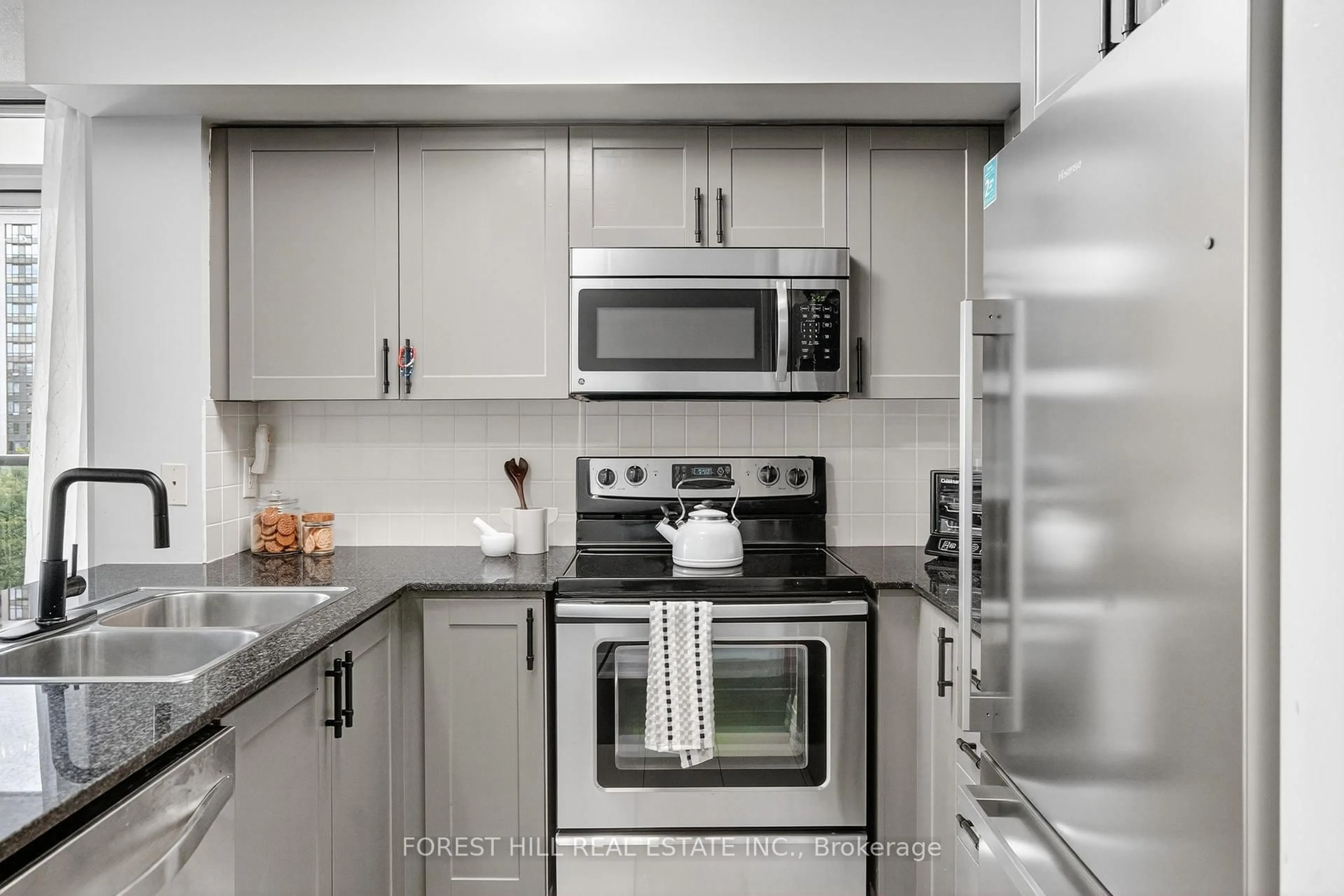 Standard kitchen, unknown for 20 North Park Rd #414, Vaughan Ontario L4J 0G7