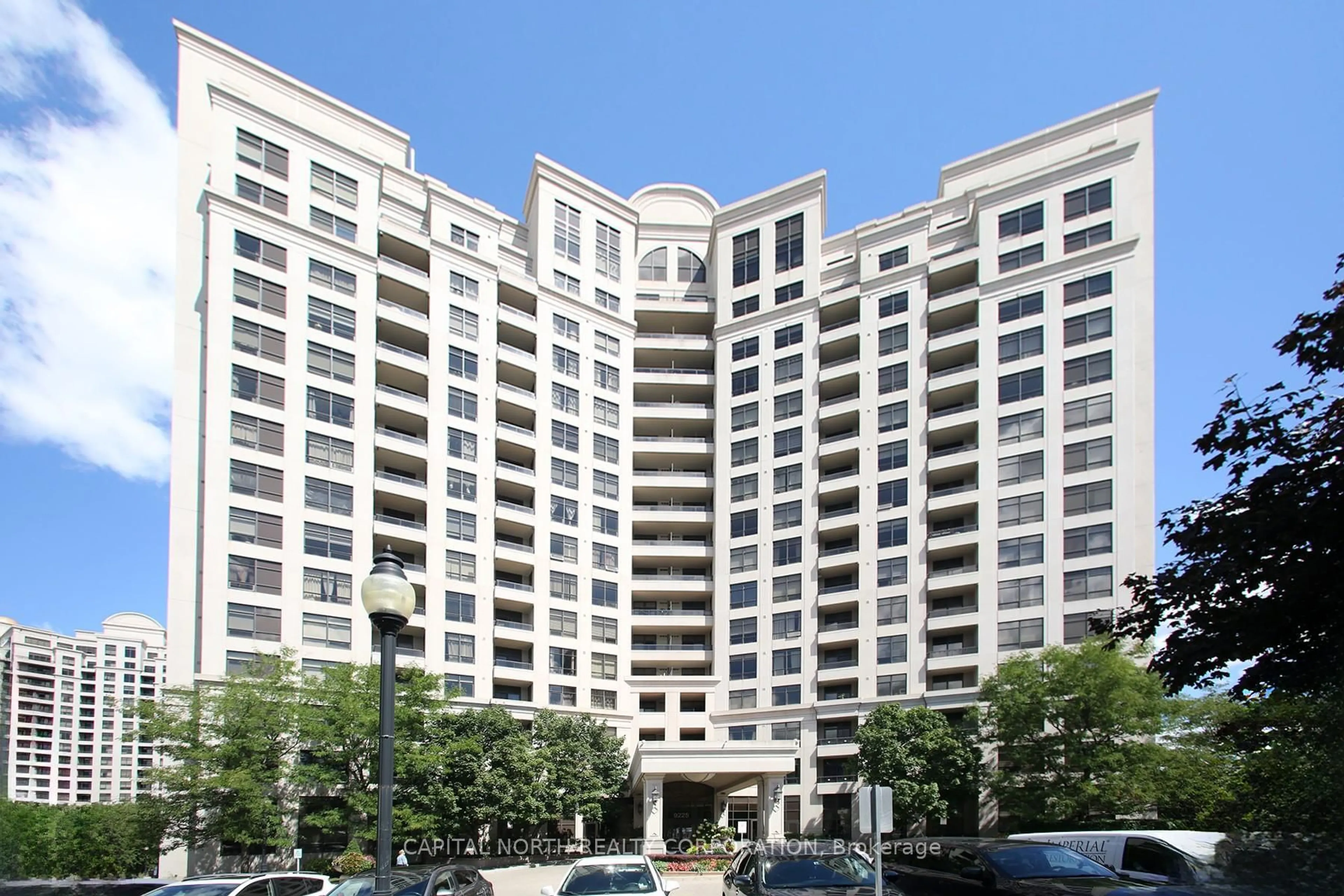 Indoor foyer for 9225 Jane St #715, Vaughan Ontario L6A 0J7