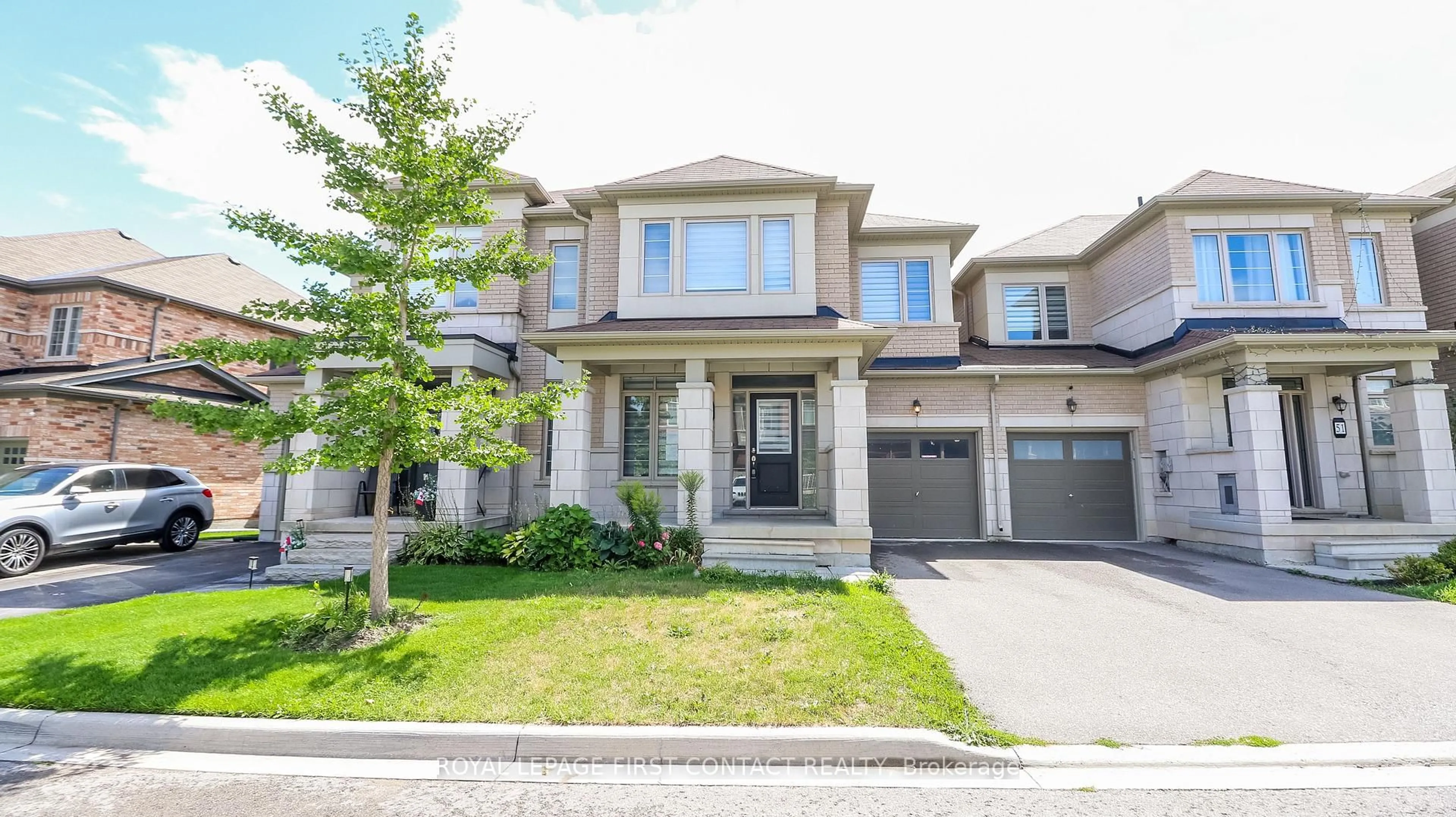 Home with brick exterior material, street for 53 Mondial Cres, East Gwillimbury Ontario L9N 0S2