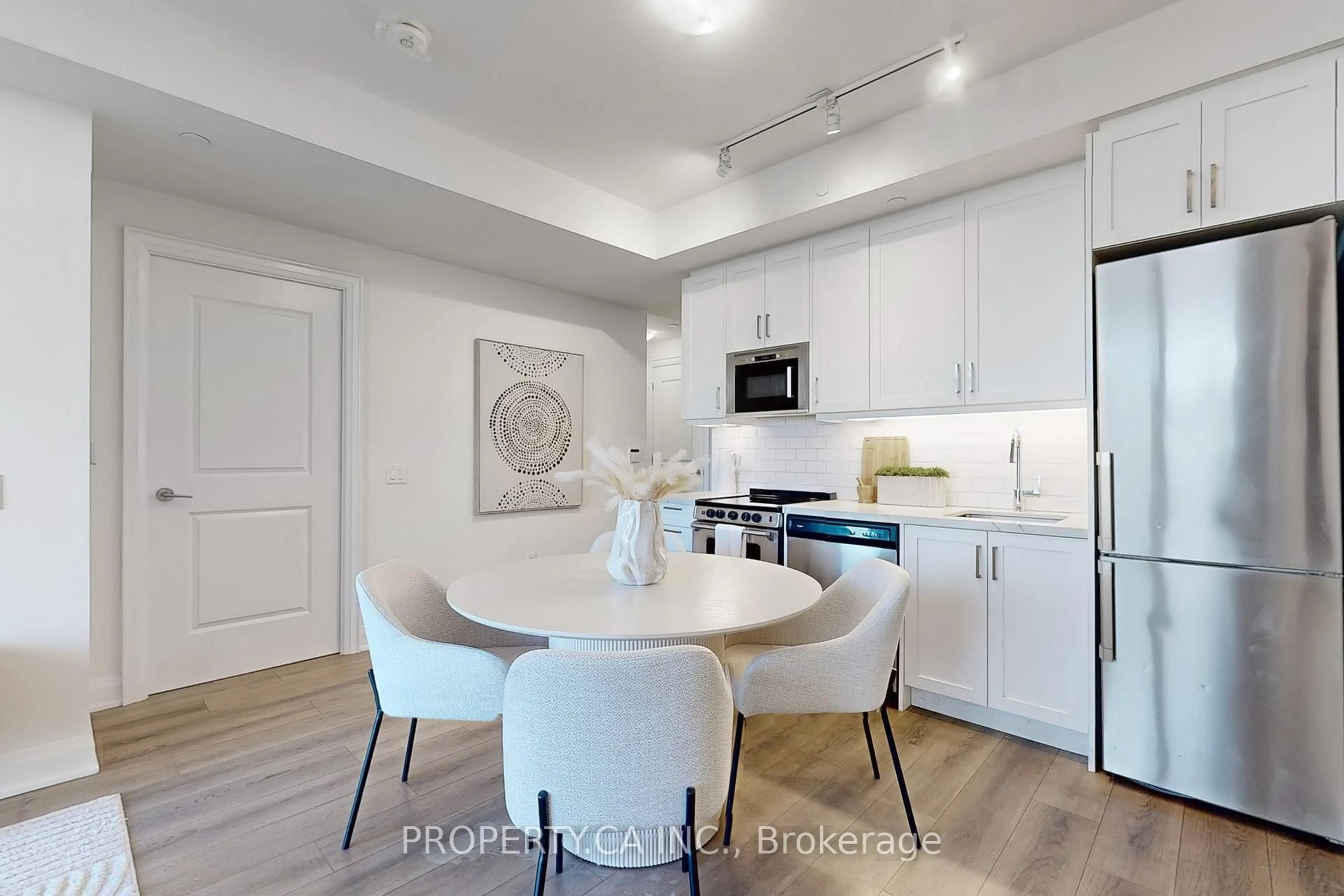 Open concept kitchen, unknown for 20 Gatineau Dr #1009, Vaughan Ontario L4J 0L3