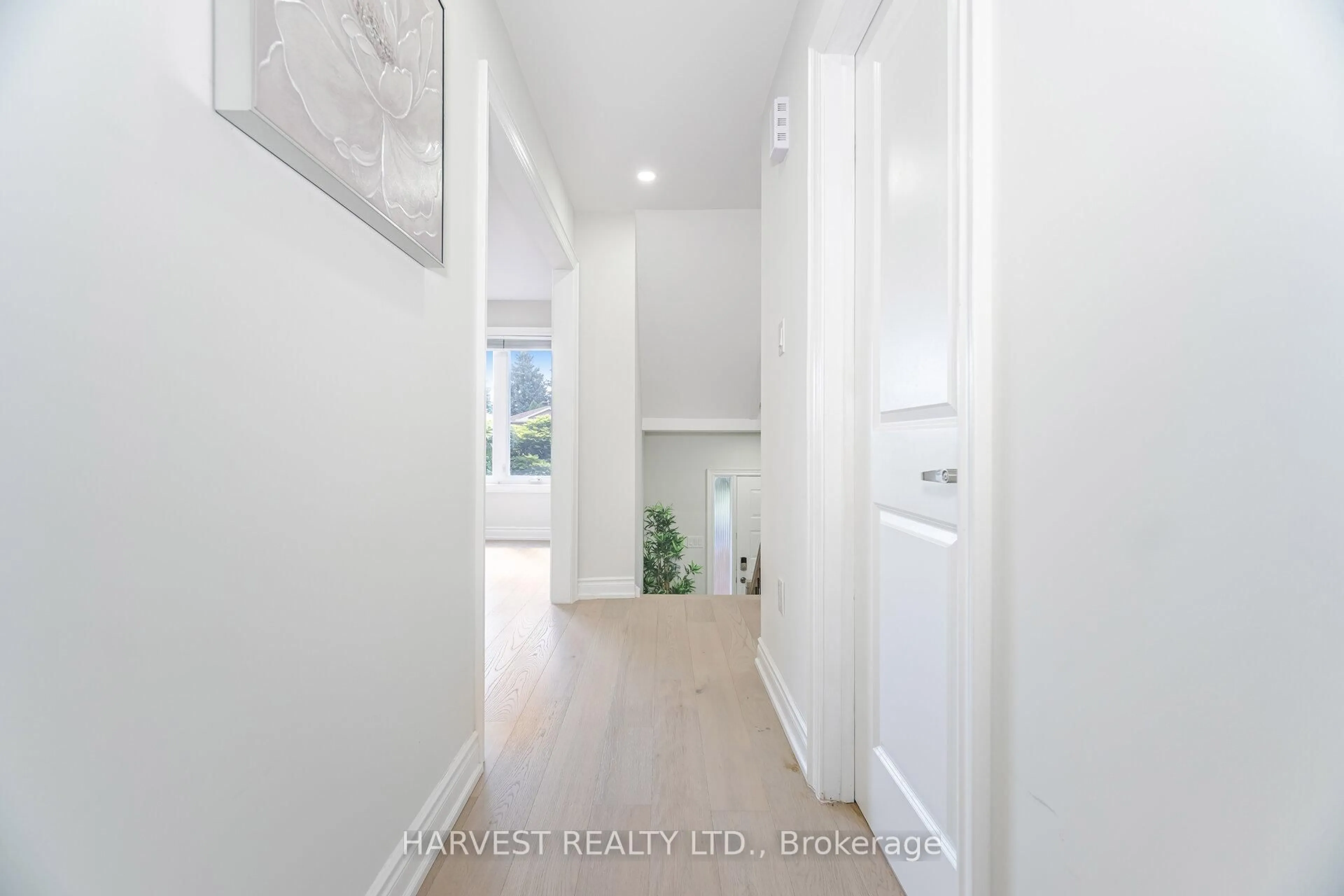 Indoor entryway for 82 Swinton Cres, Vaughan Ontario L4J 3V5