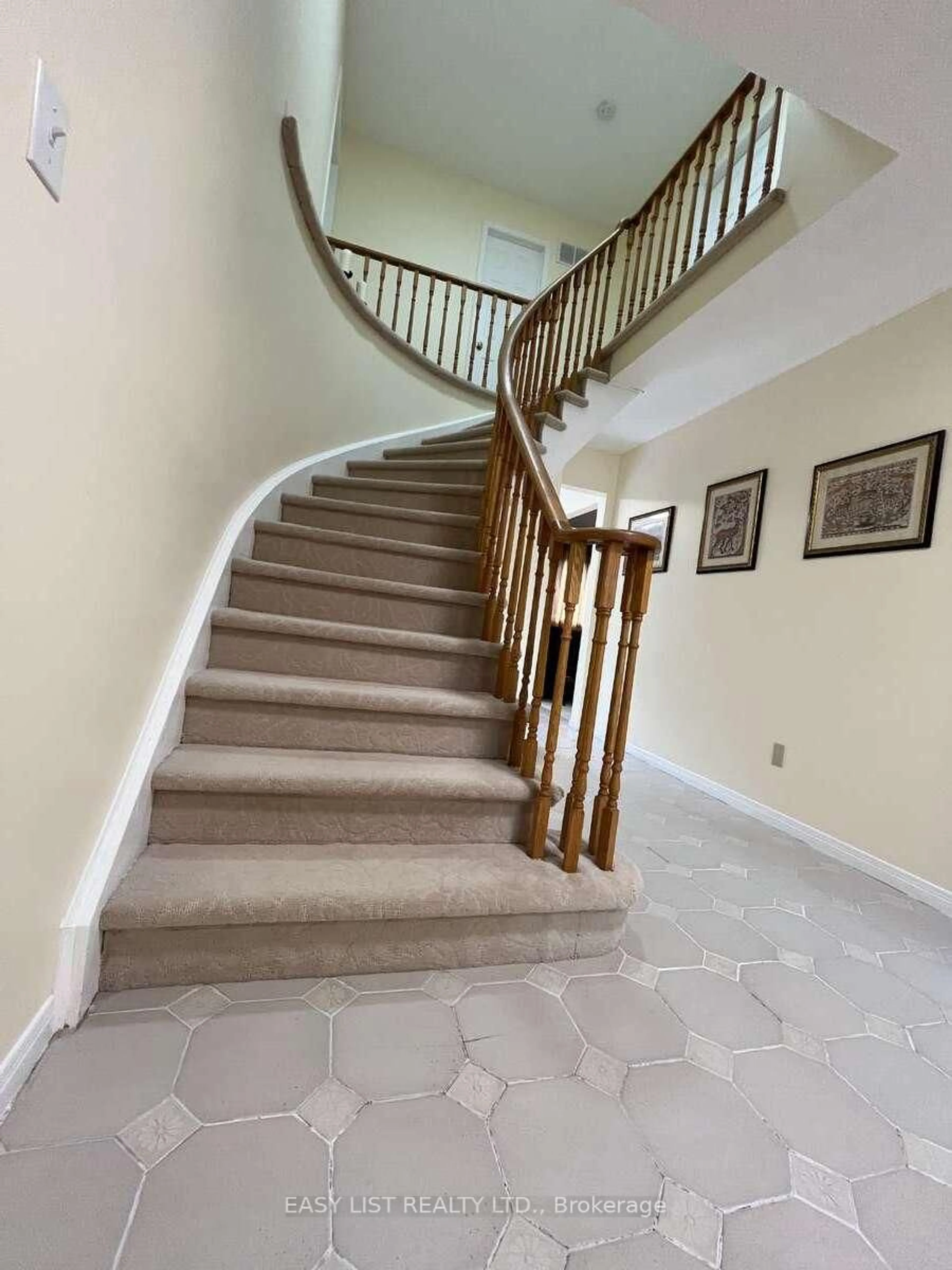 Stairs for 102 Burwell Cres, Markham Ontario L3P 6V1