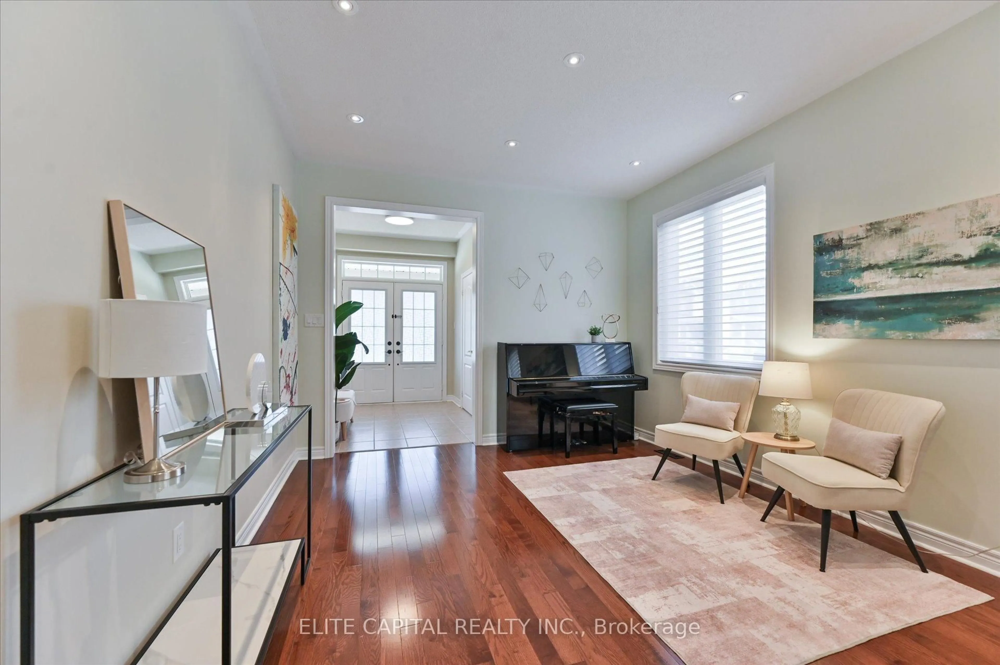 Unknown for 7 Salix Ave, Whitchurch-Stouffville Ontario L4A 1S1