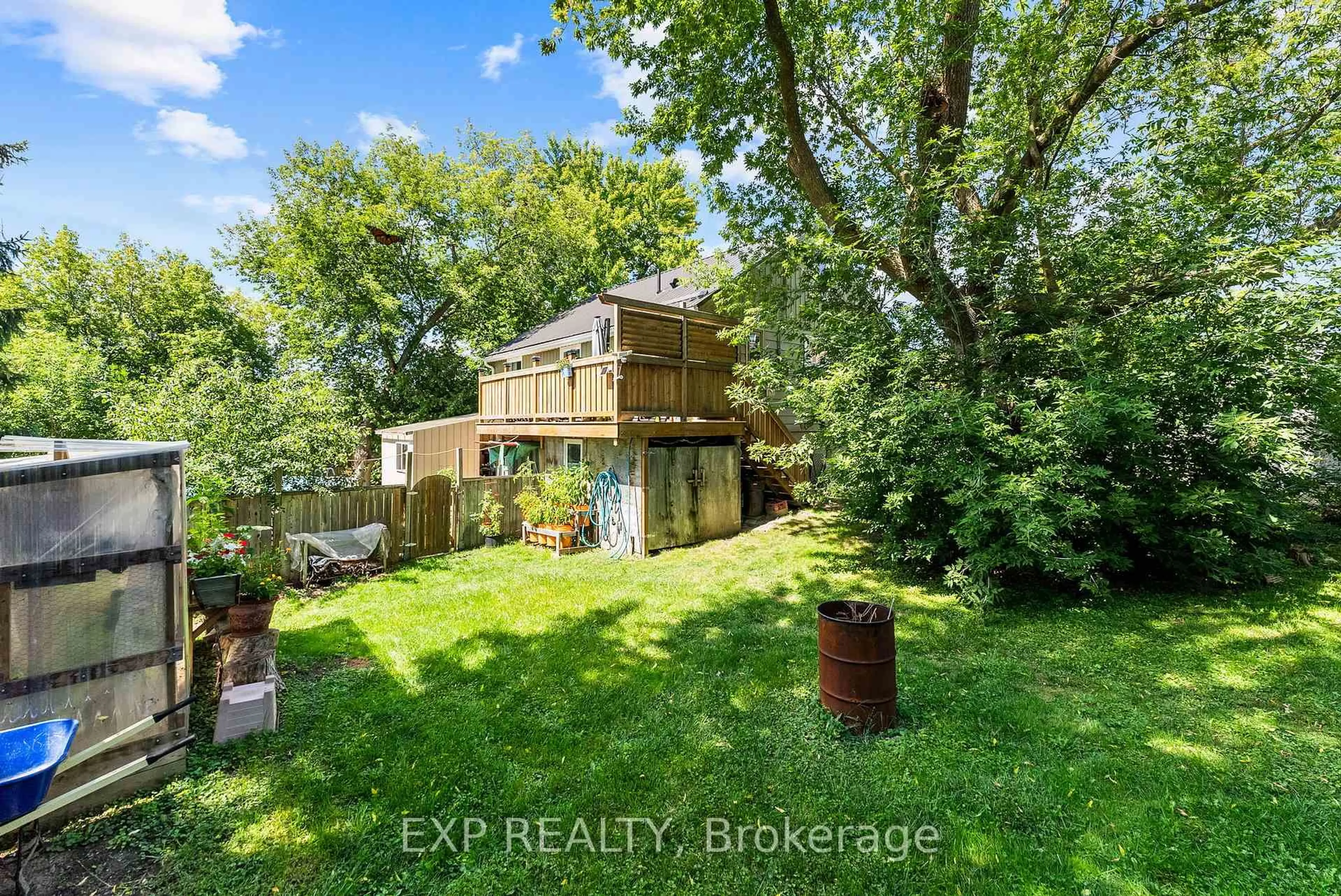 A pic from outside/outdoor area/front of a property/back of a property/a pic from drone, water/lake/river/ocean view for 173 Simcoe Ave, Georgina Ontario L4P 2H6