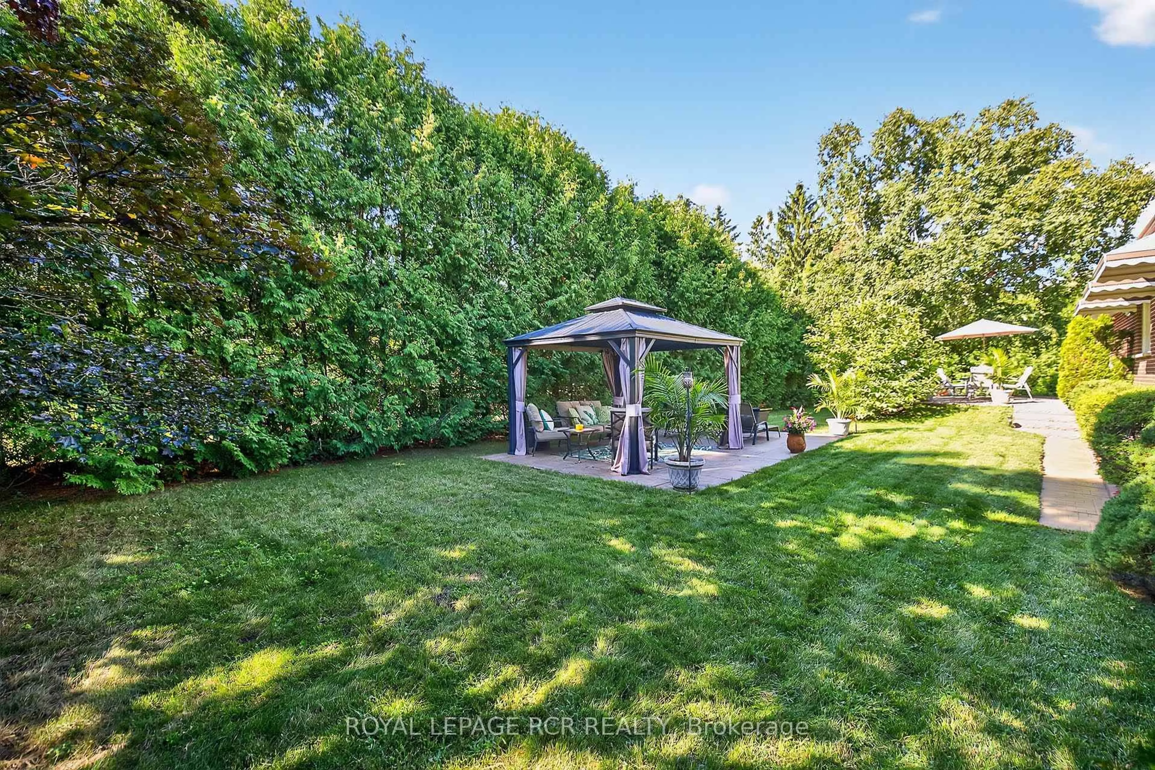 A pic from outside/outdoor area/front of a property/back of a property/a pic from drone, forest/trees view for 20 Jasmine Cres, Whitchurch-Stouffville Ontario L4A 3H4