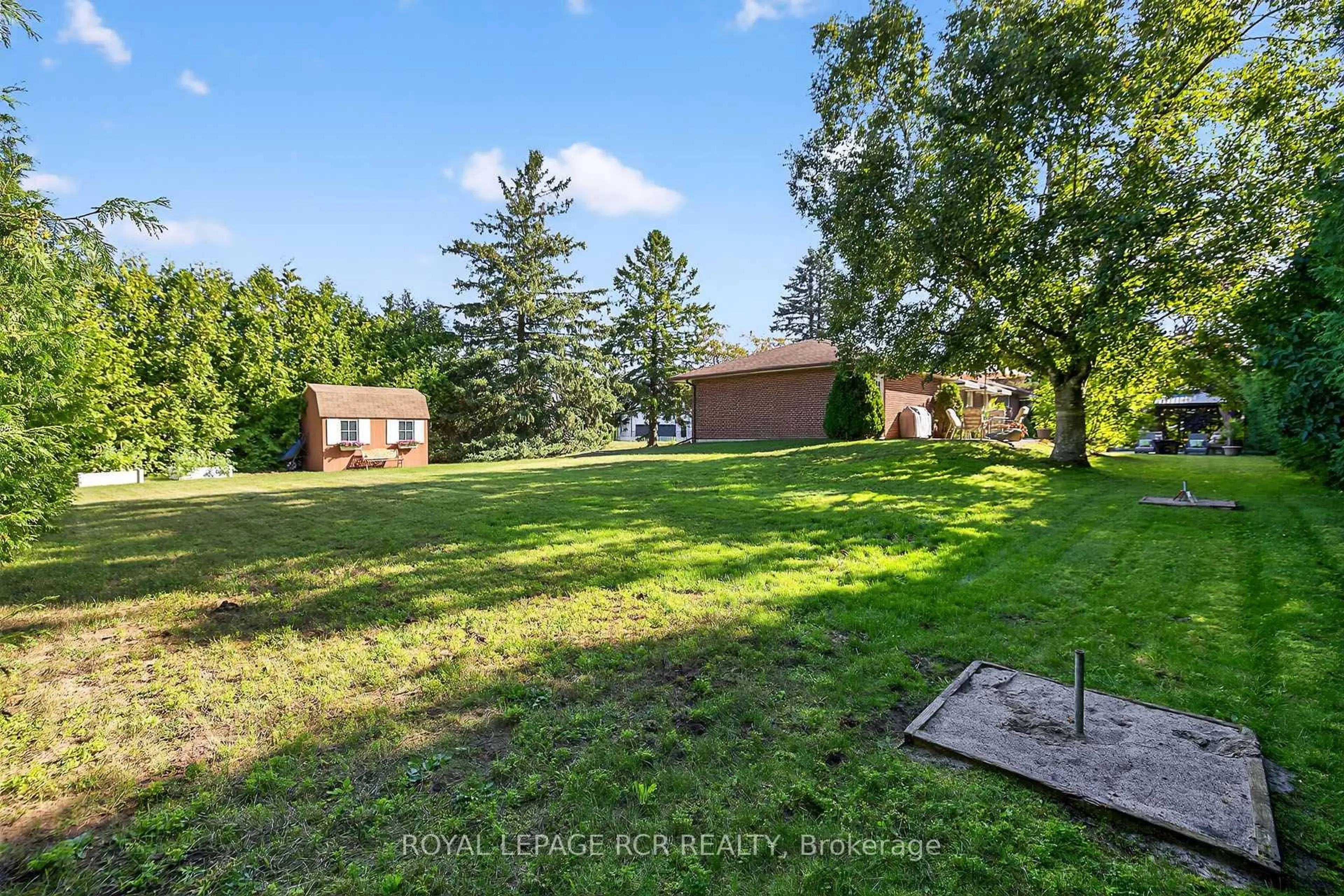 A pic from outside/outdoor area/front of a property/back of a property/a pic from drone, forest/trees view for 20 Jasmine Cres, Whitchurch-Stouffville Ontario L4A 3H4