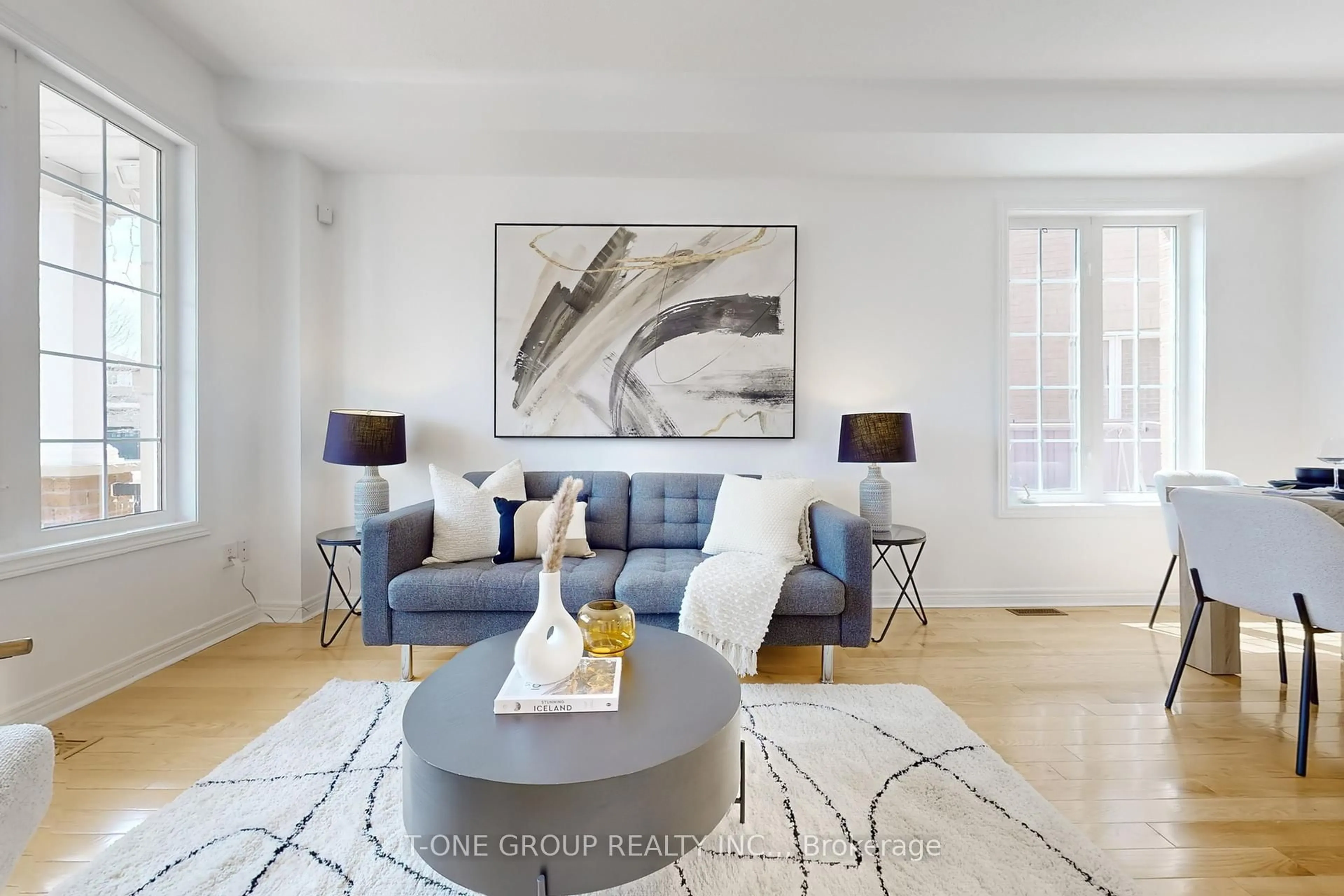 Living room with furniture, unknown for 28 Misty Crt, Markham Ontario L6E 1K9
