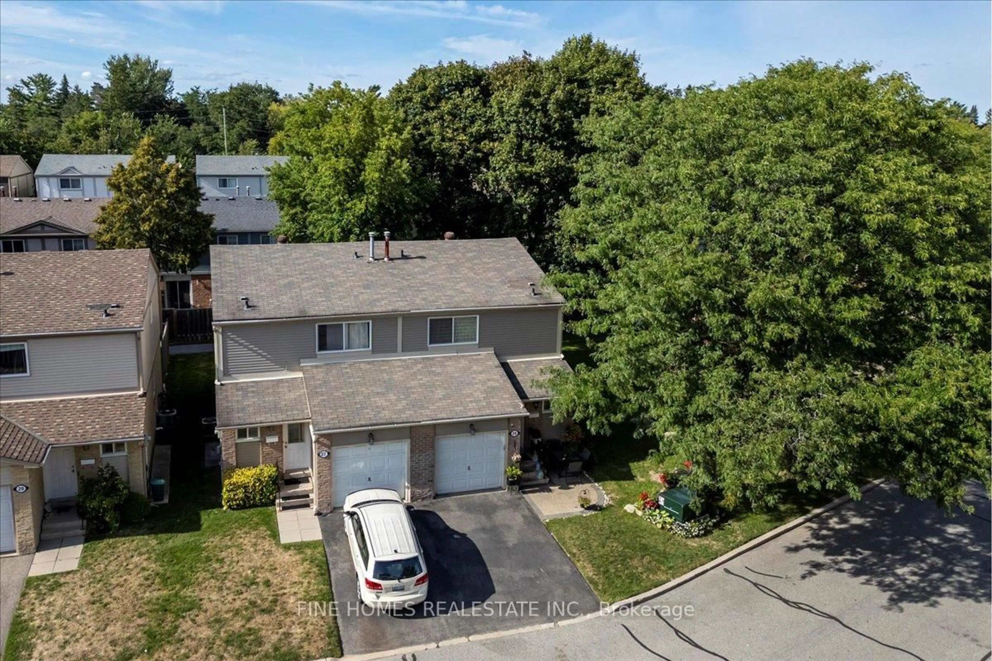 A pic from outside/outdoor area/front of a property/back of a property/a pic from drone, street for 24 New Havens Way, Markham Ontario L3T 5G2