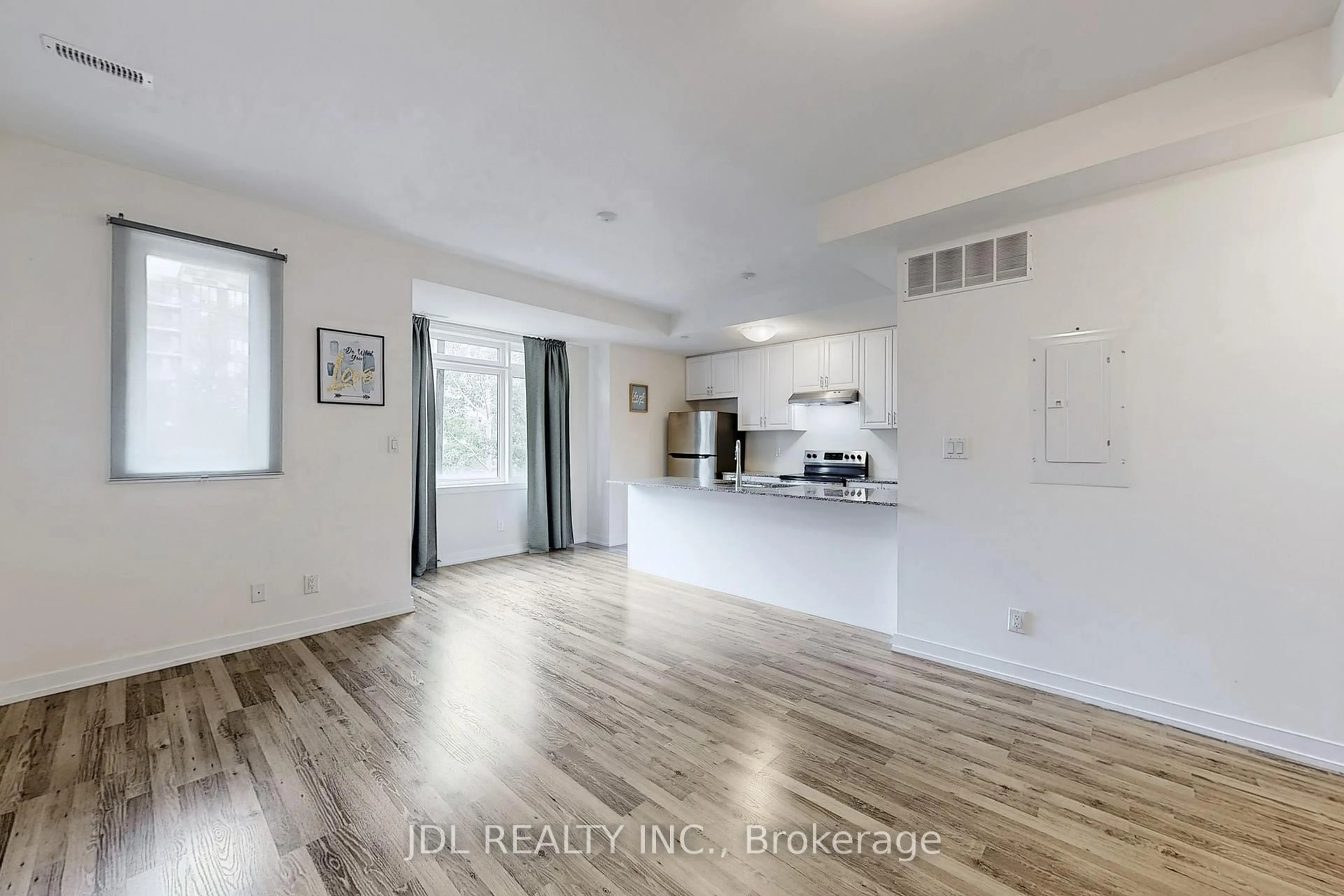 Unknown for 370 D Red Maple Rd #112, Richmond Hill Ontario L4C 5T4