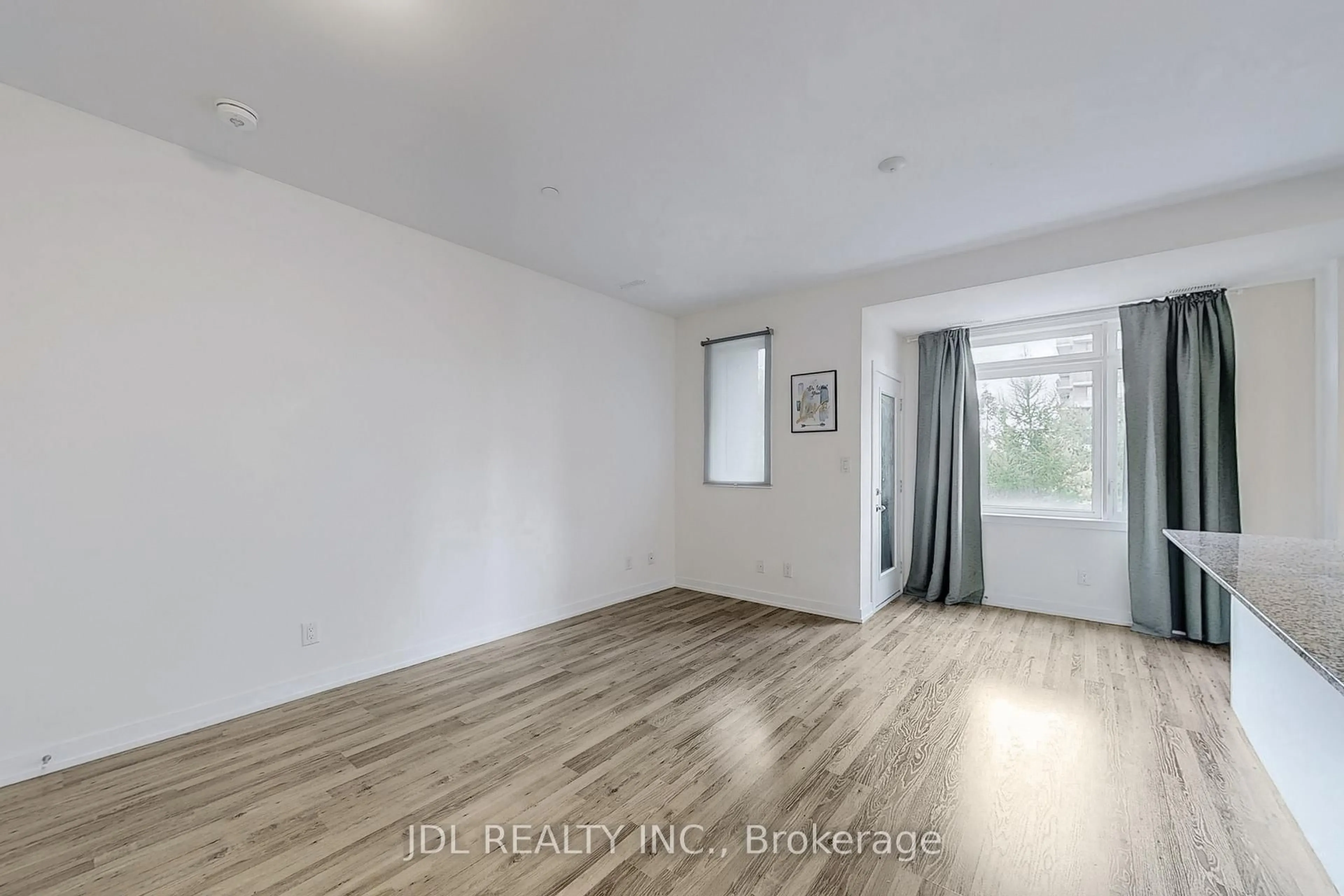 A pic of a room for 370 D Red Maple Rd #112, Richmond Hill Ontario L4C 5T4