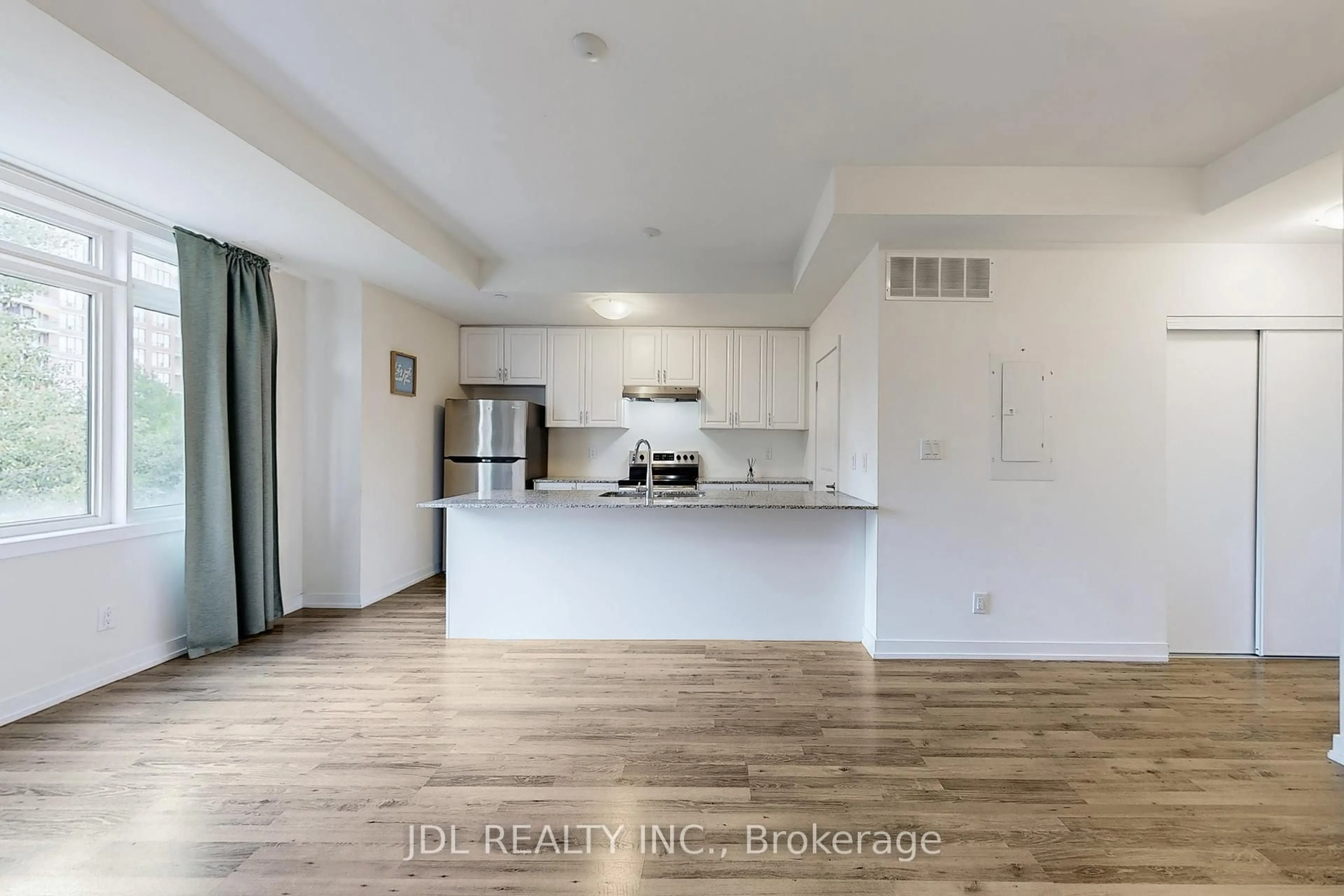 Open concept kitchen, unknown for 370 D Red Maple Rd #112, Richmond Hill Ontario L4C 5T4