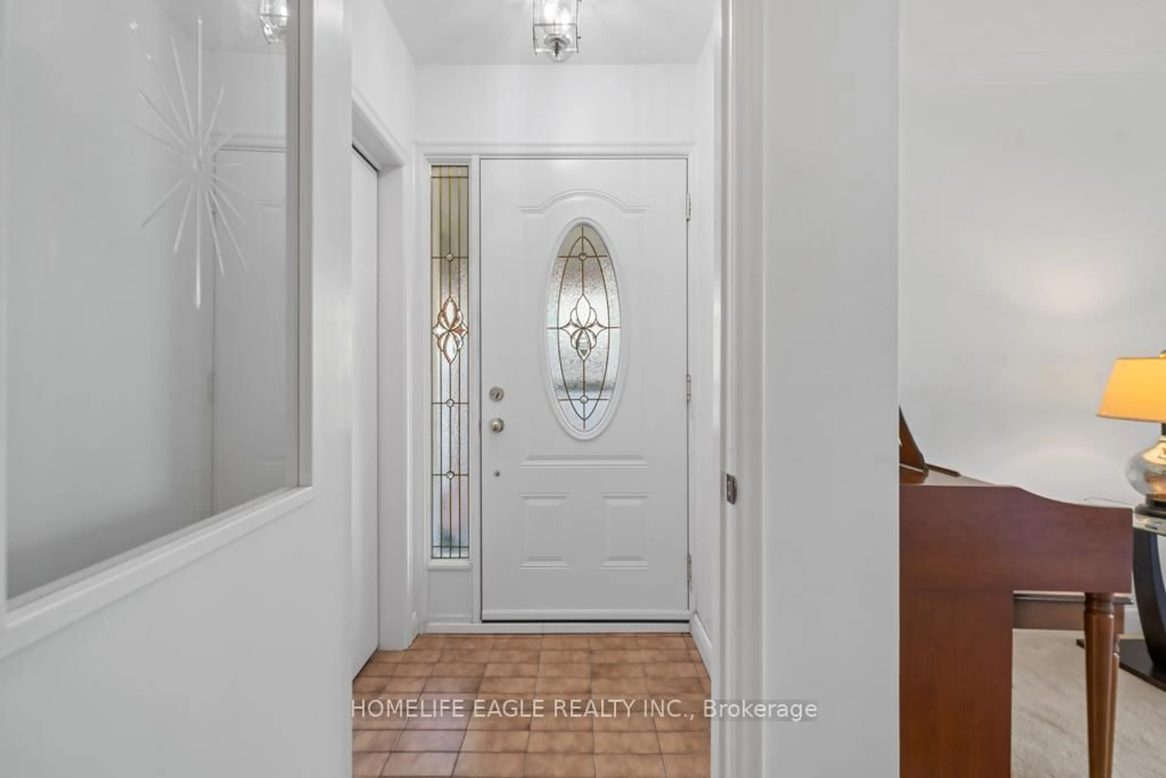 Indoor entryway for 50 Tormore Dr, Richmond Hill Ontario L4C 3N4